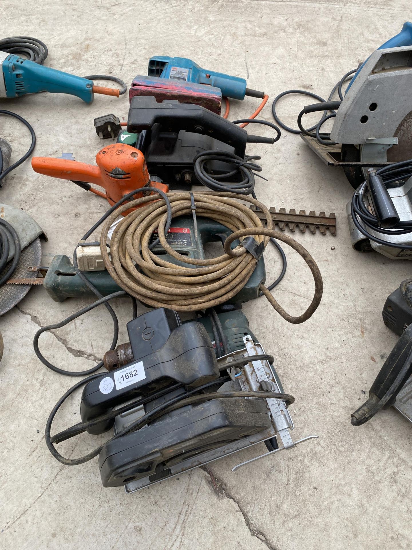 FIVE ASSORTED POWER TOOLS, BLACK AND DECKER SAW ETC