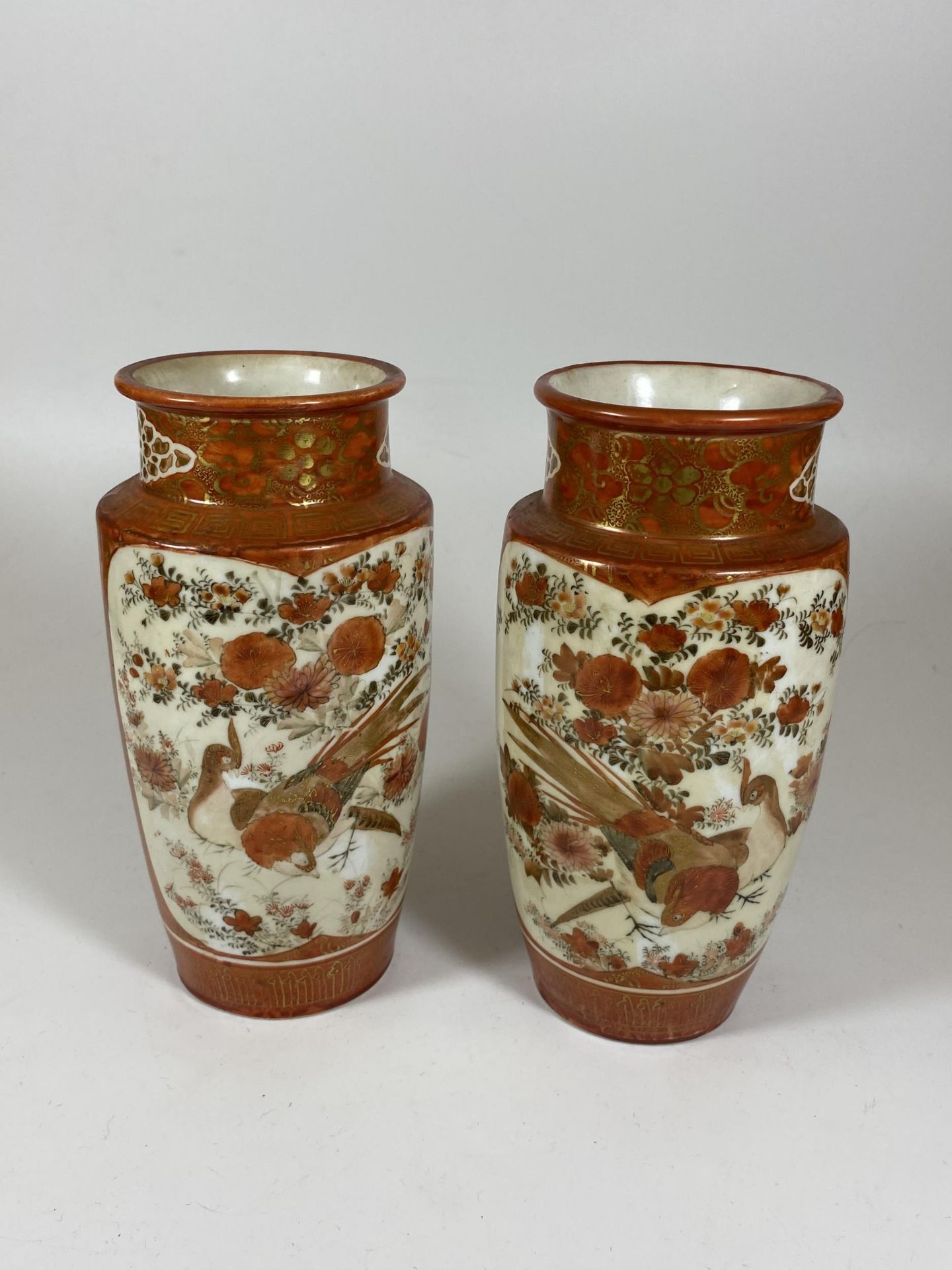 A PAIR OF JAPANESE MEIJI PERIOD (1868-1912) KUTANI CRANE VASES WITH MOTHER AND CHILDREN DESIGN, - Image 2 of 5