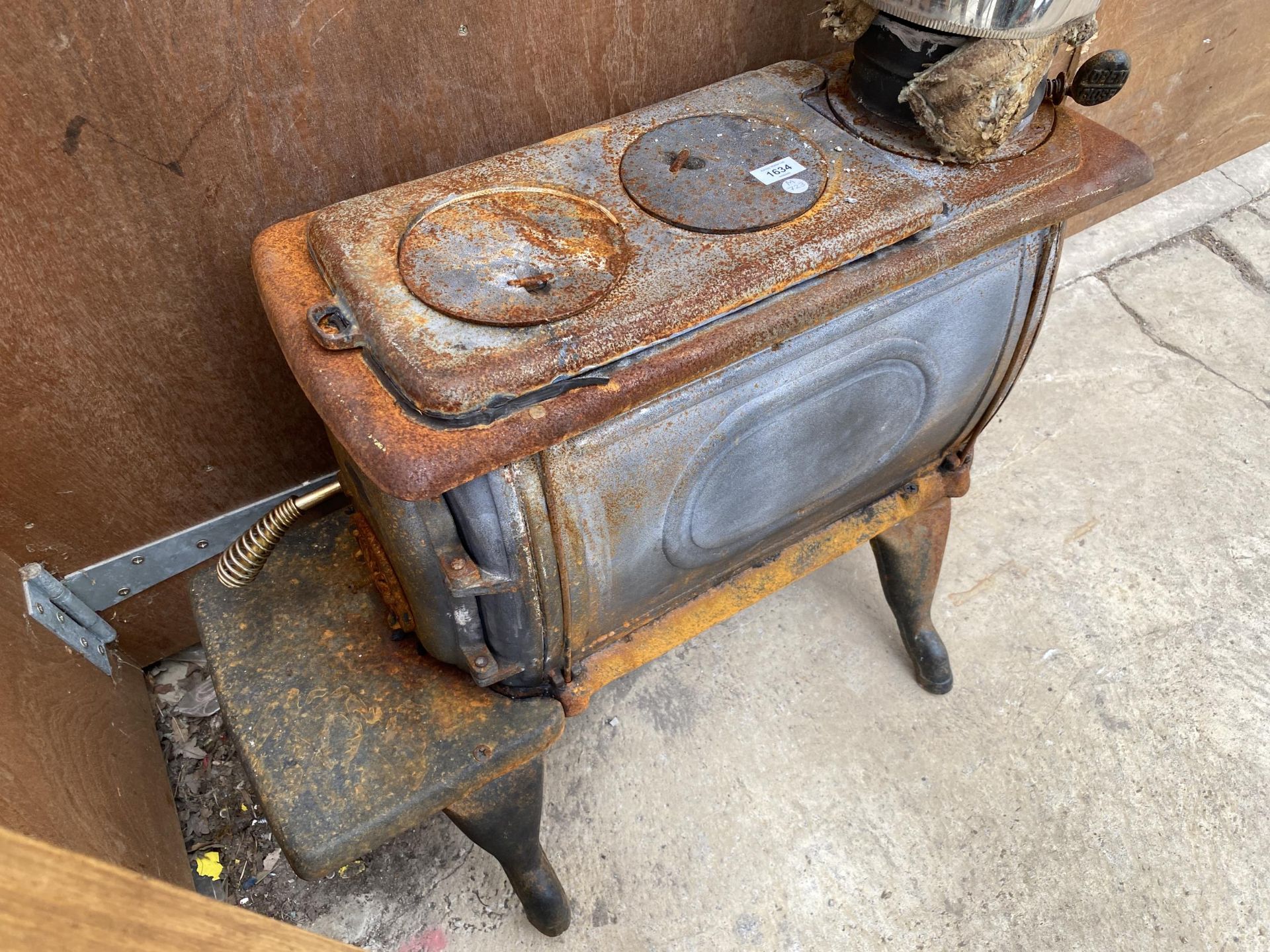 A CAST IRON BURNER - Image 2 of 5