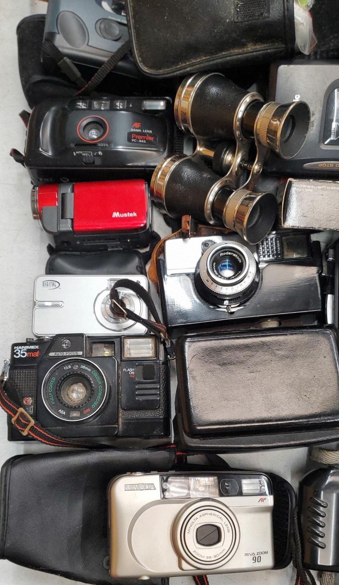A LARGE COLLECTION OF VINTAGE CAMERAS, ETC TO INCLUDE A PENTAX ASAHI SPOTMATIC, HANIMEX 35 MAF, - Image 5 of 5