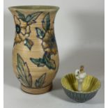 A VINTAGE ROYAL CAULDON VASE AND A WADE SMALL FIGURAL ASHTRAY (A/F), VASE HEIGHT 23CM