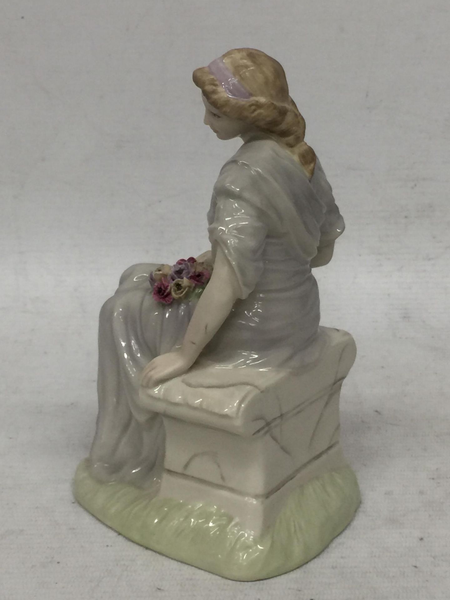 A WEDGWOOD THE CLASSICAL COLLECTION 'TRANQUILITY' FIGURE - Image 2 of 5