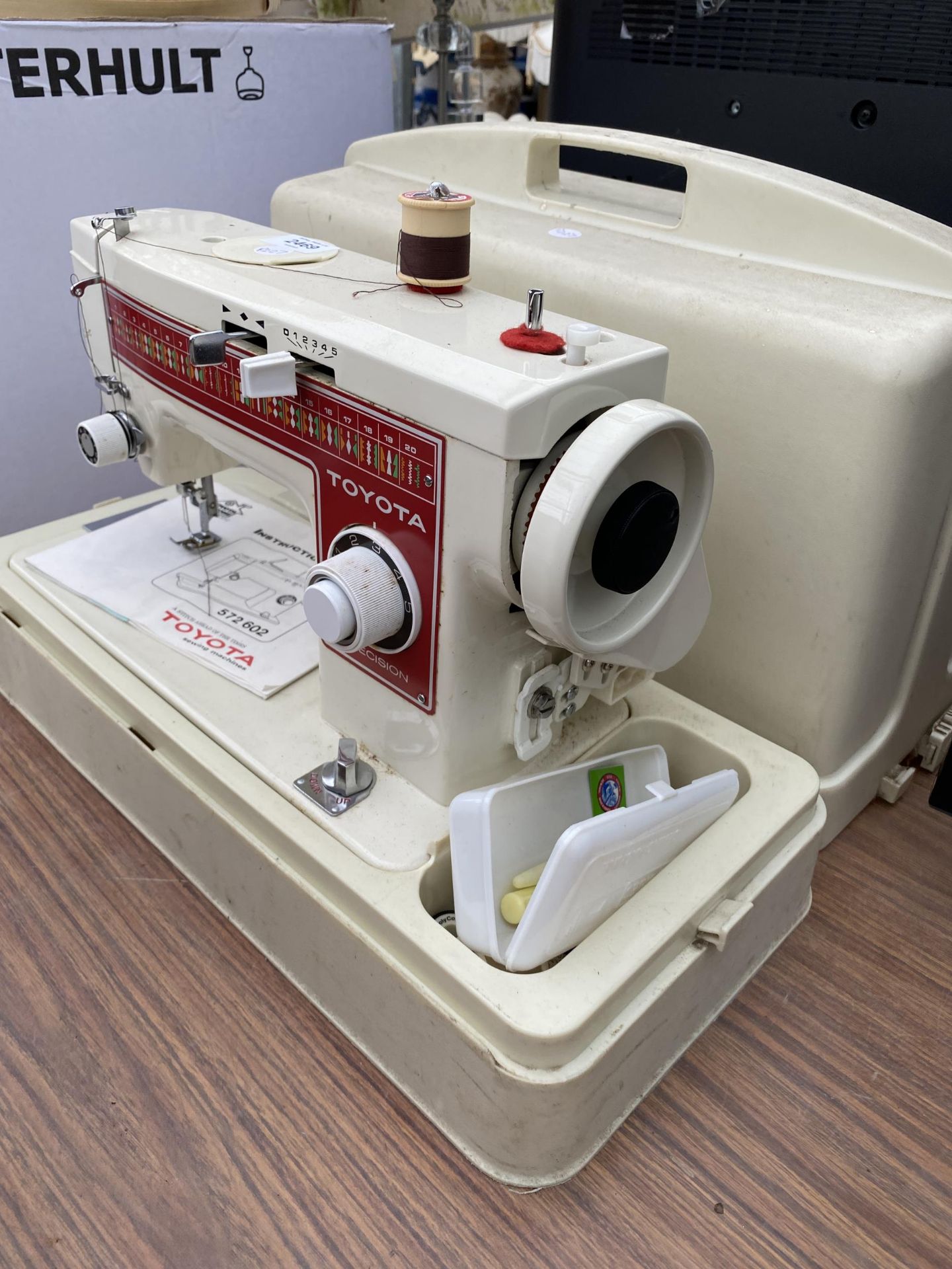 A TOYOTA SEWING MACHINE WITH CASE - Image 2 of 2