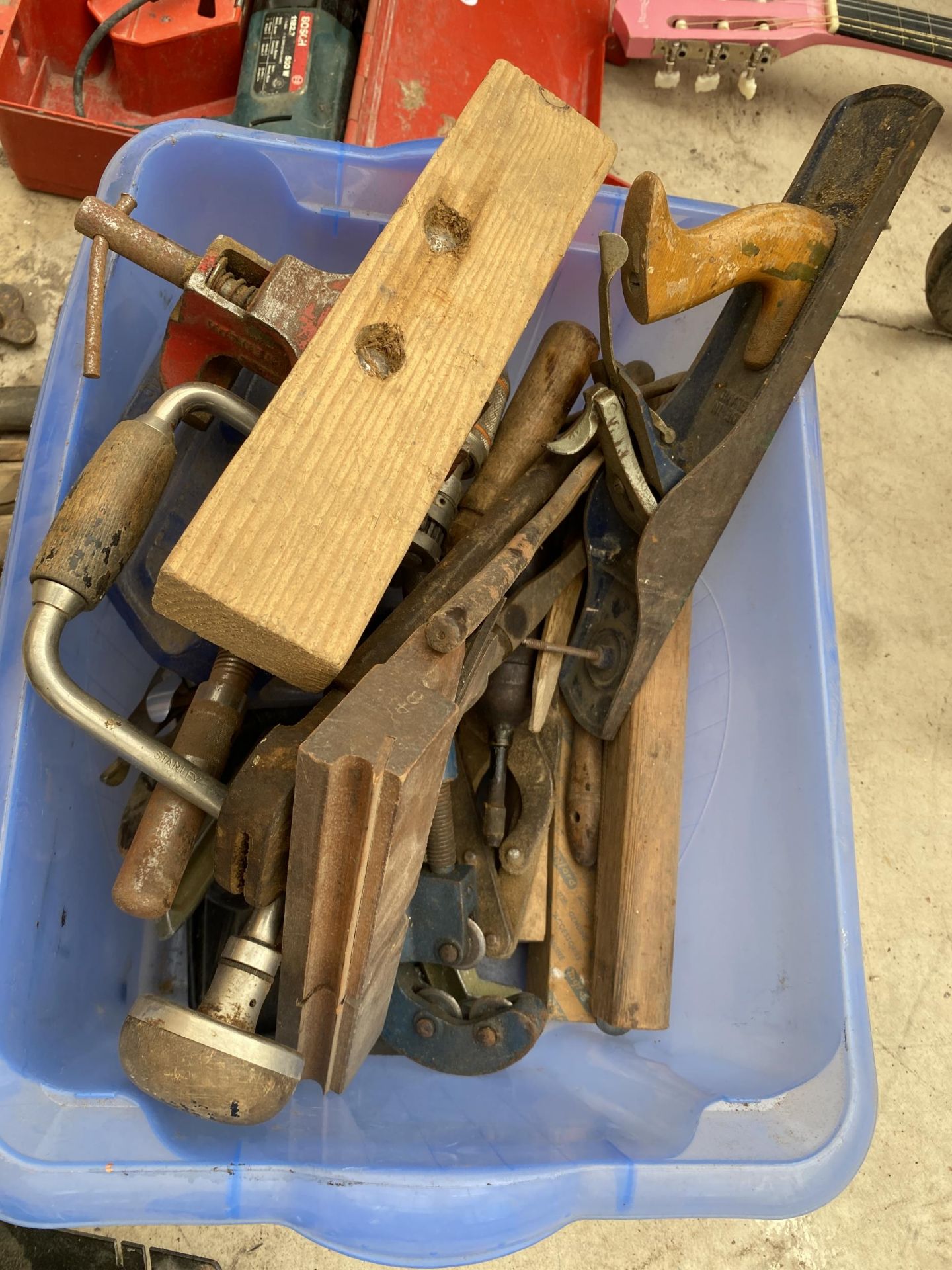 A GROUP OF VINTAGE WOODEN TOOLS, PLANES ETC - Image 2 of 2