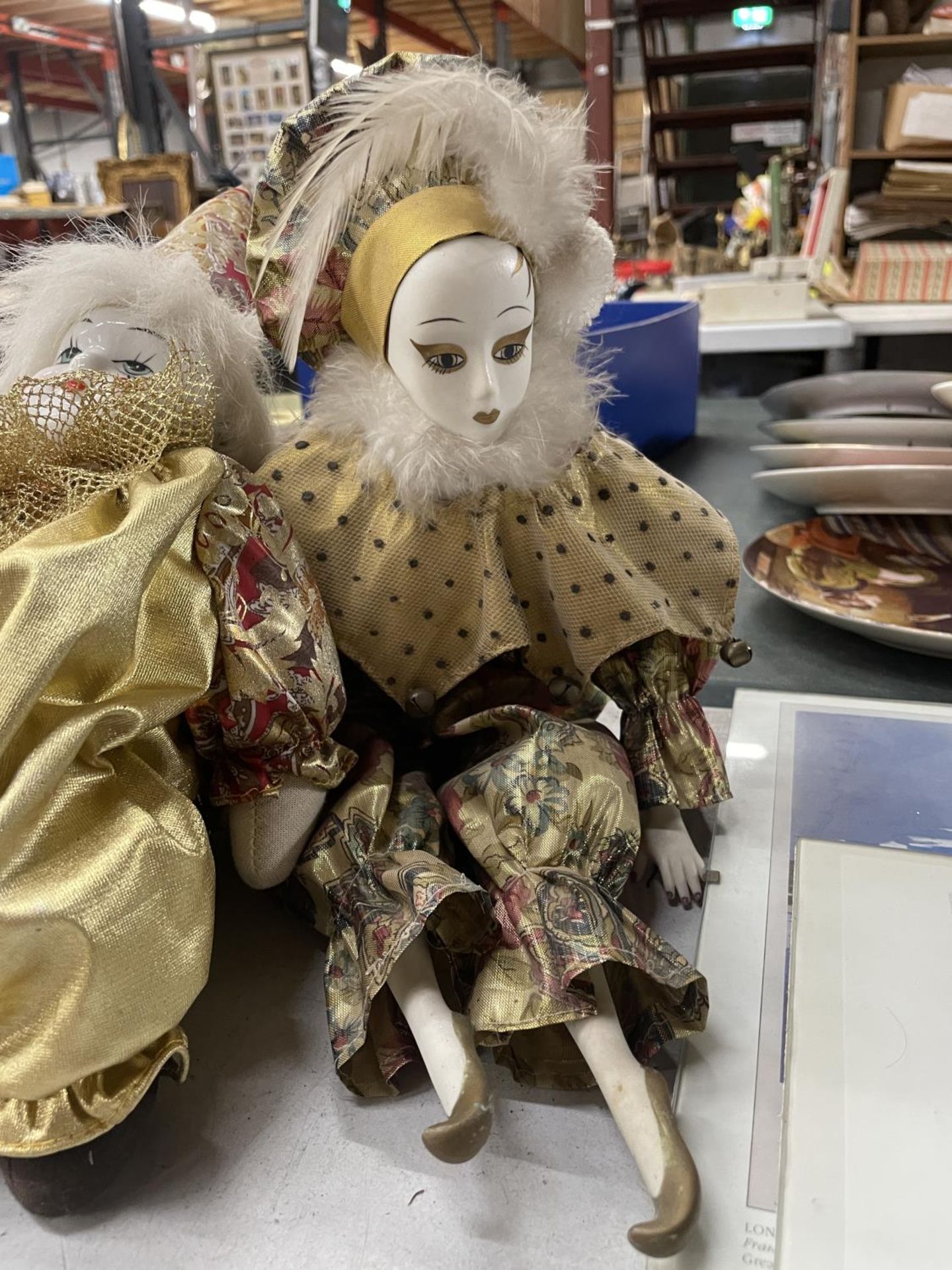 THREE PIERROT STYLE CLOWNS WITH CERAMIC HEADS - Bild 2 aus 3