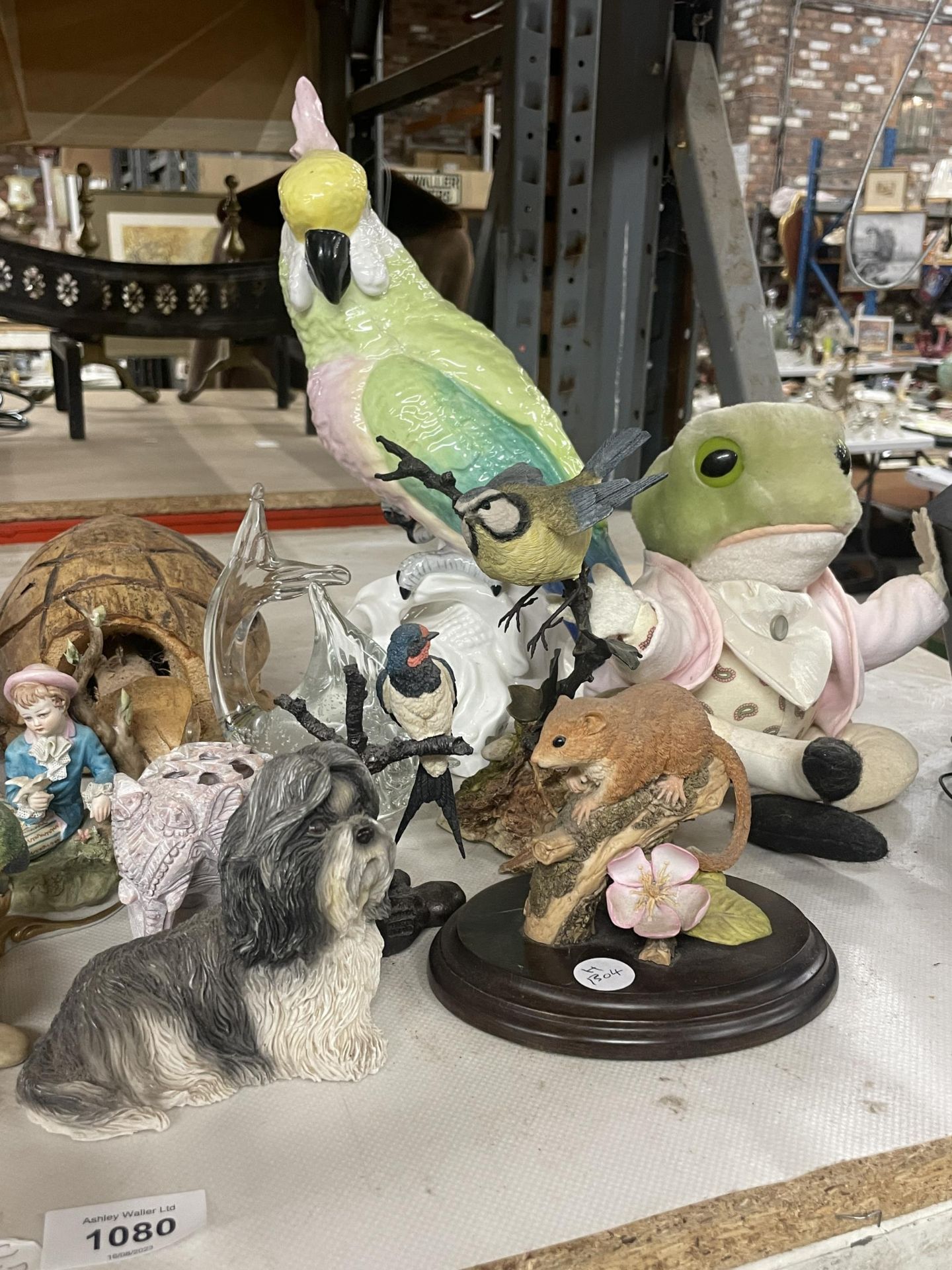 A GROUP OF ANIMAL FIGURES, LARGE COCKATOO, SOFT TOY WIND IN THE WILLOWS FROG ETC - Image 3 of 3