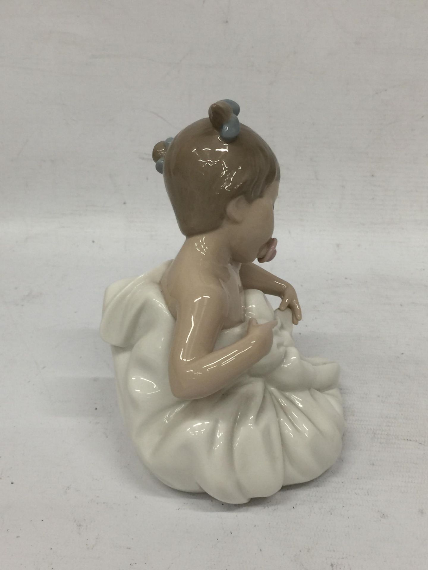 A NAO LLADRO BABY IN BLANKET AND DUMMY FIGURE - Image 2 of 5