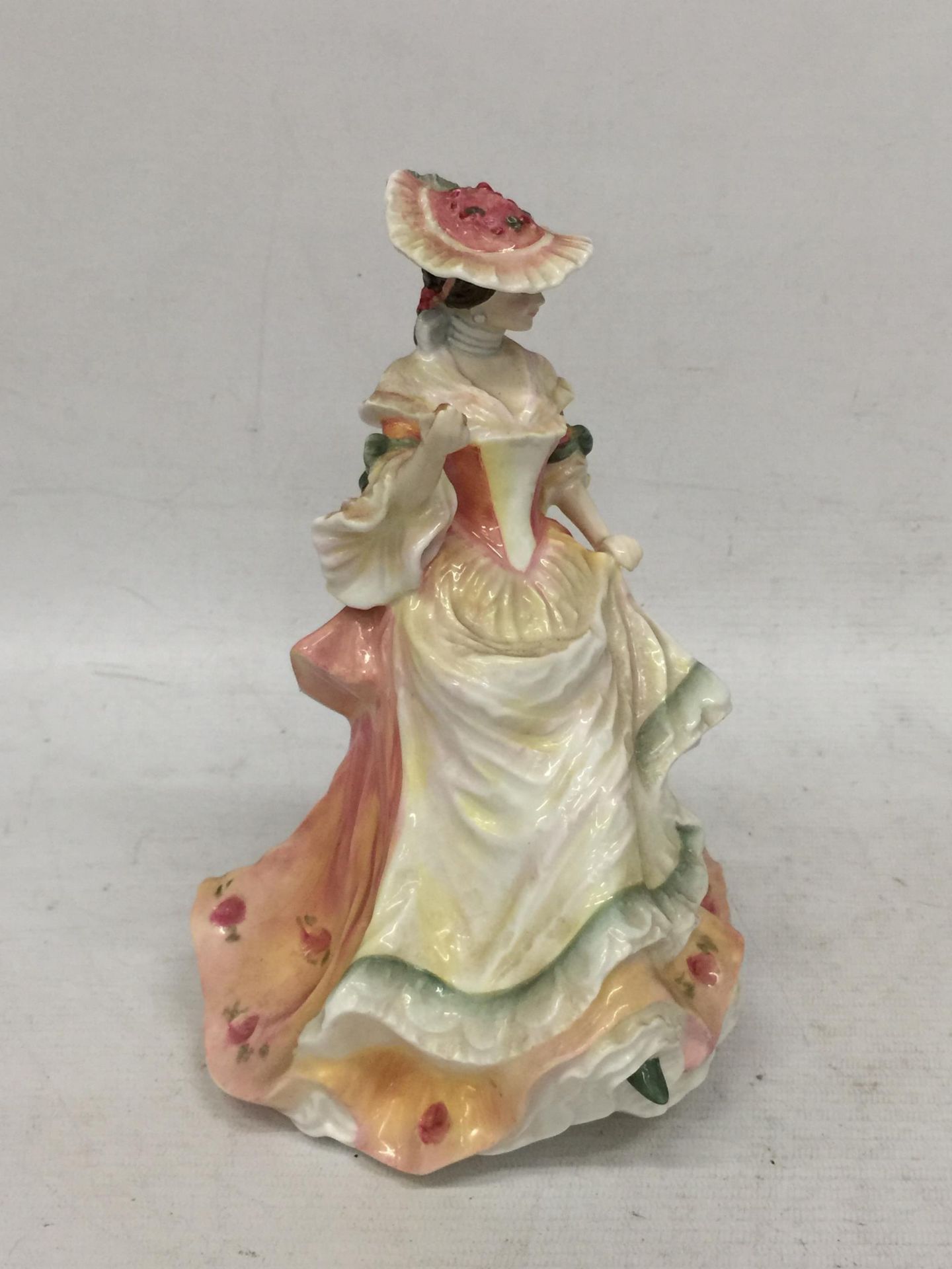 A ROYAL DOULTON 'FLOWERS OF LOVE' ROSE HN3709 LADY FIGURE - Image 2 of 5