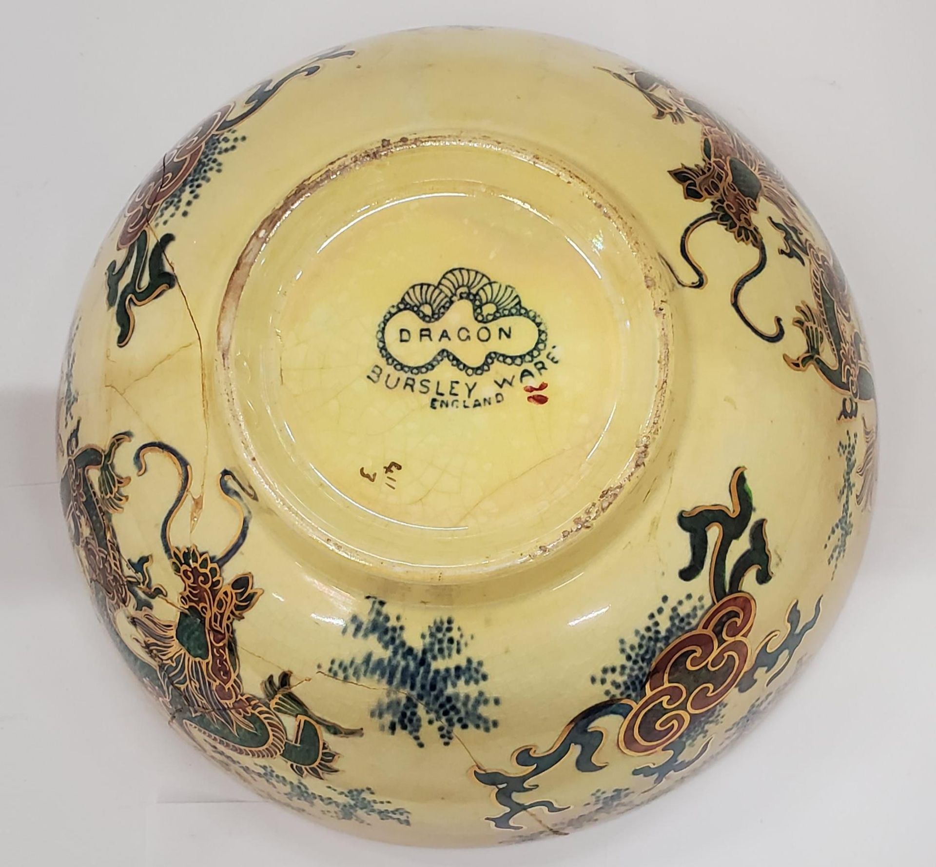 TWO LARGE BOWLS TO INCLUDE A MASON'S ORIENTAL PATTERNED AND A BURSLEY WARE 'DRAGON' - BOTH A/F - Image 8 of 9