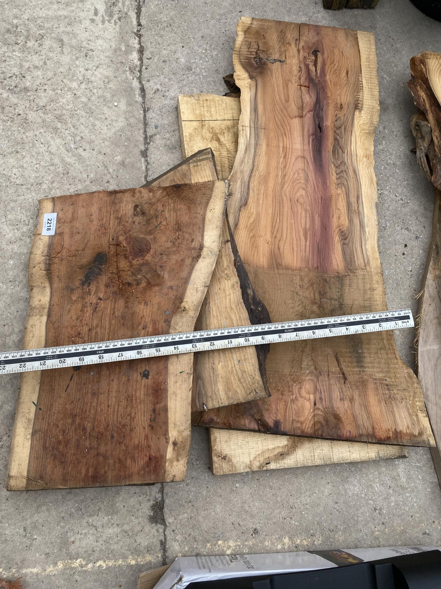 FOUR SMALL PIECES OF ROUGH SAWN YEW WOOD - Image 3 of 3