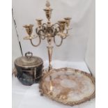 A QUANTITY OF SILVER PLATED ITEMS TO INCLUDE A CANDLEABRA WITH FIVE BRANCHES AND A SNUFFER, AN