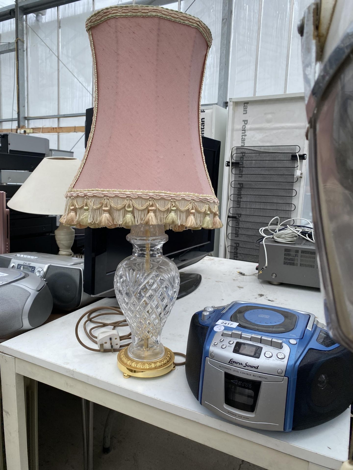 A CD PLAYER, VINTAGE CRYSTAL TABLE LAMP AND EUROPA VINTAGE HAIRDRESSING MACHINE - Image 2 of 3