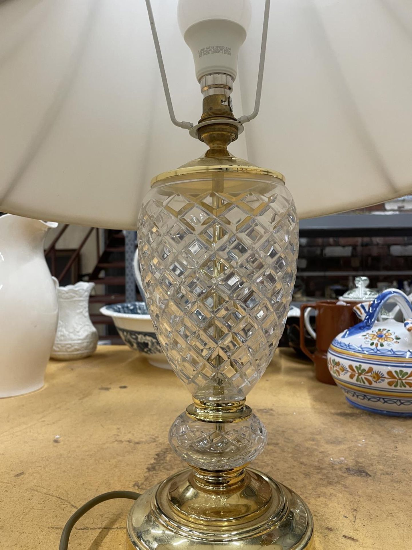 TWO BRASS AND GLASS TABLE LAMPS ONE WITH A SHADE - Image 3 of 3