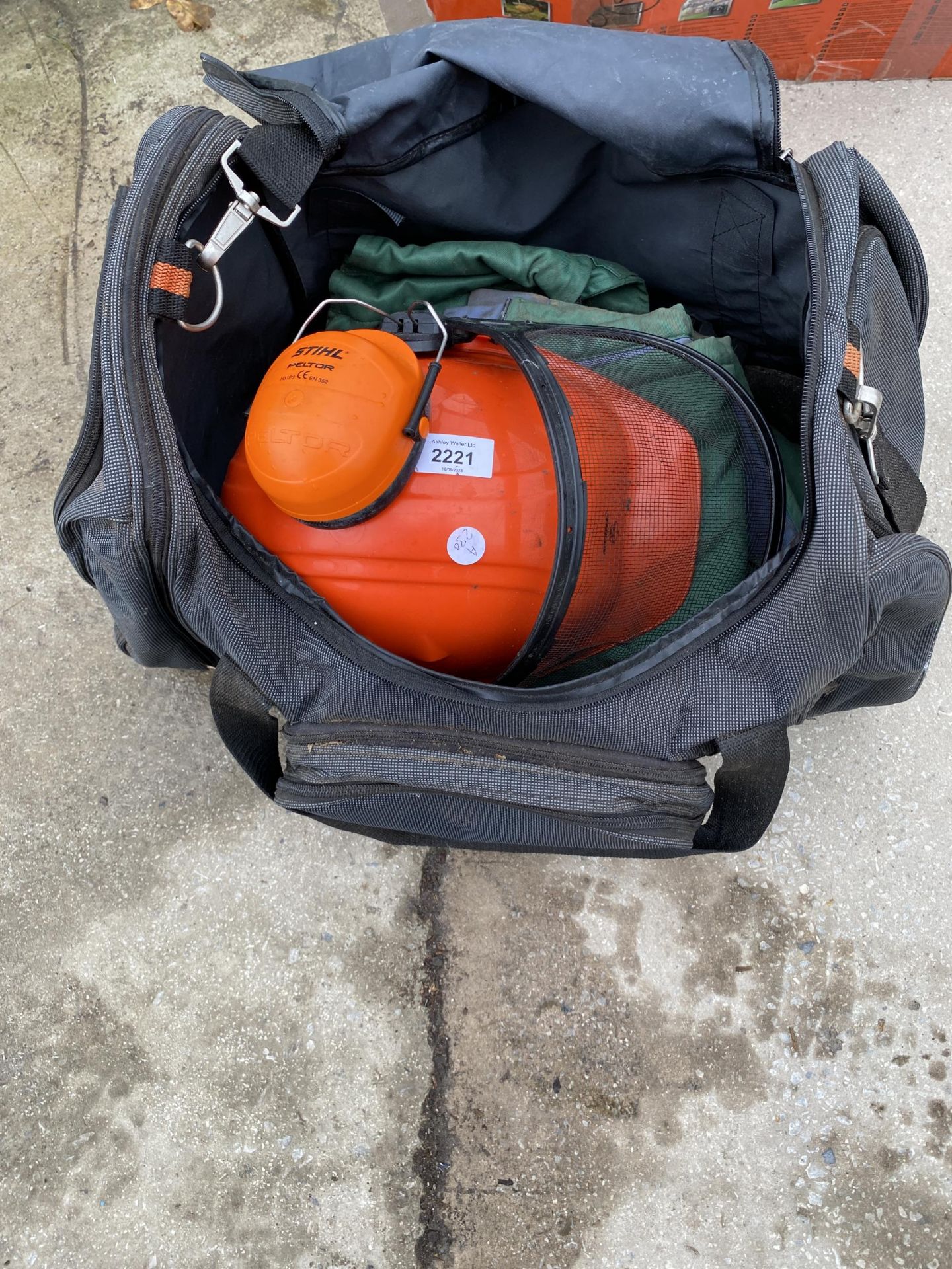 A COLLECTION OF STIHL SAFETY EQUIPMENT TO INCLUDE HELMET, OVERALLS, ETC - Image 2 of 3