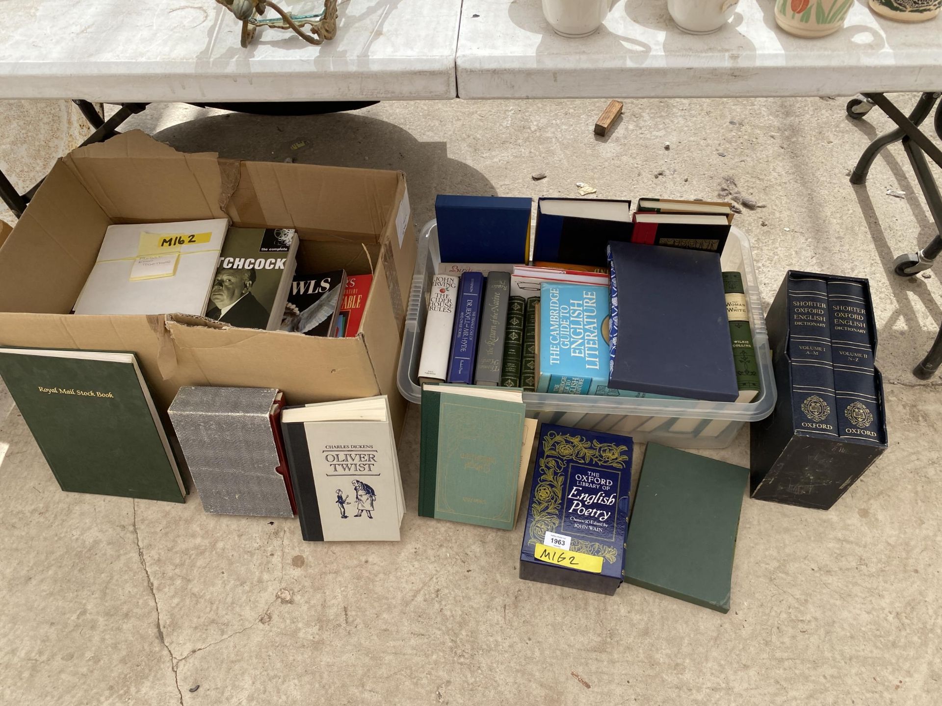 A MIXED LOT OF ASSORTED BOOKS