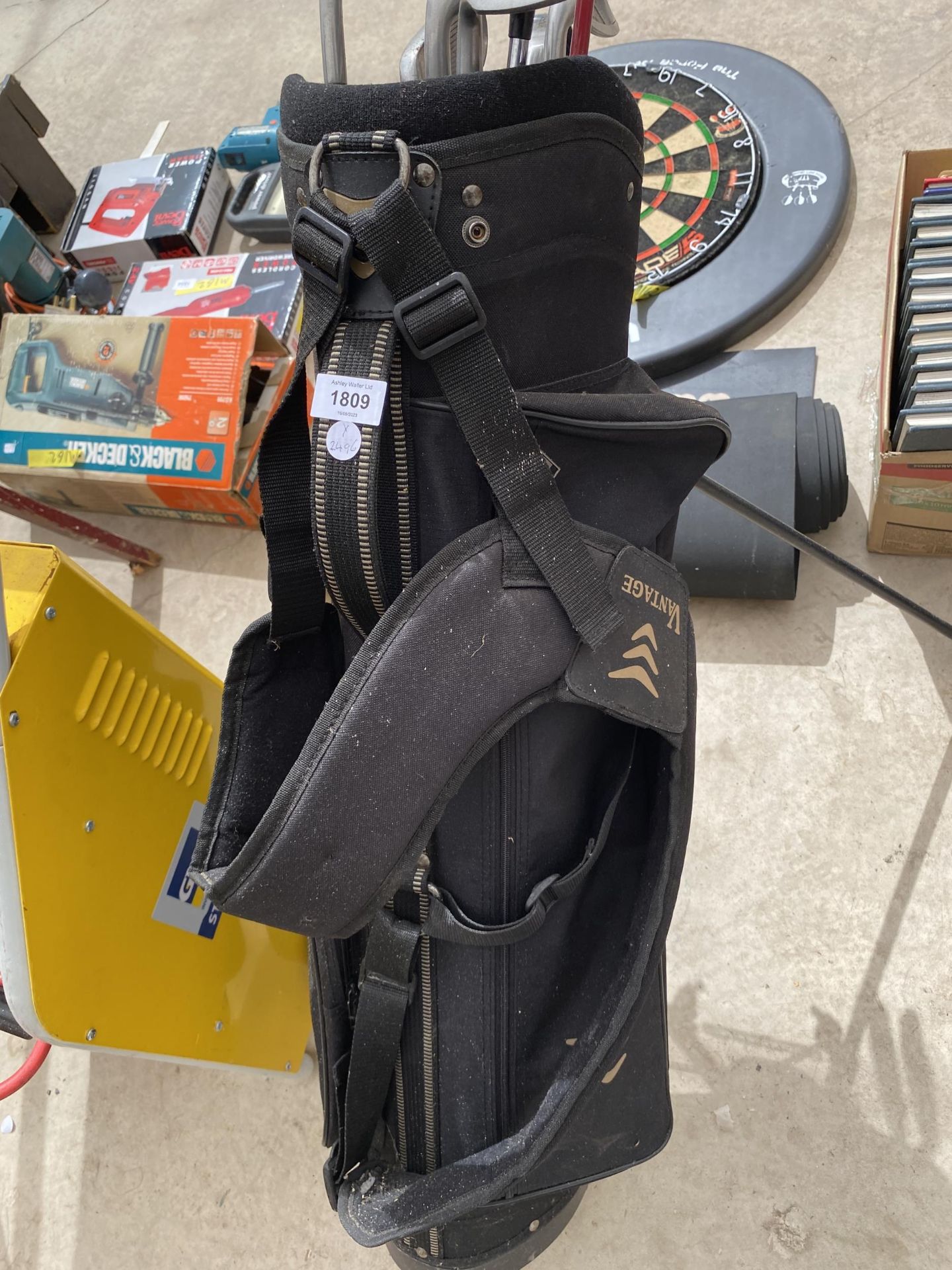 A GOLF BAG WITH ASSORTED CLUBS, REGAL WOOD ETC - Image 2 of 3