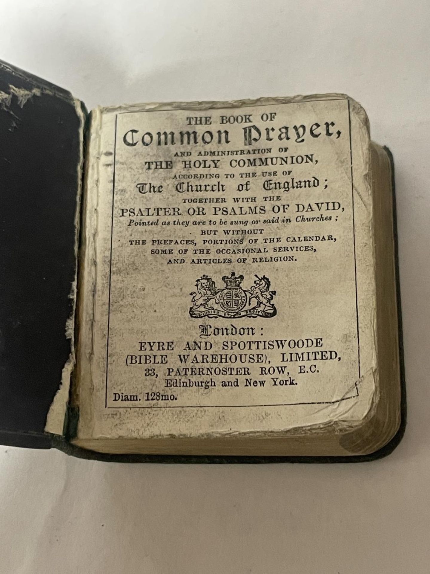 A COMMON PRAYER BOOK WITH A HALLMARKED BIRMINGHAM SILVER FRONT COVER - Bild 4 aus 5