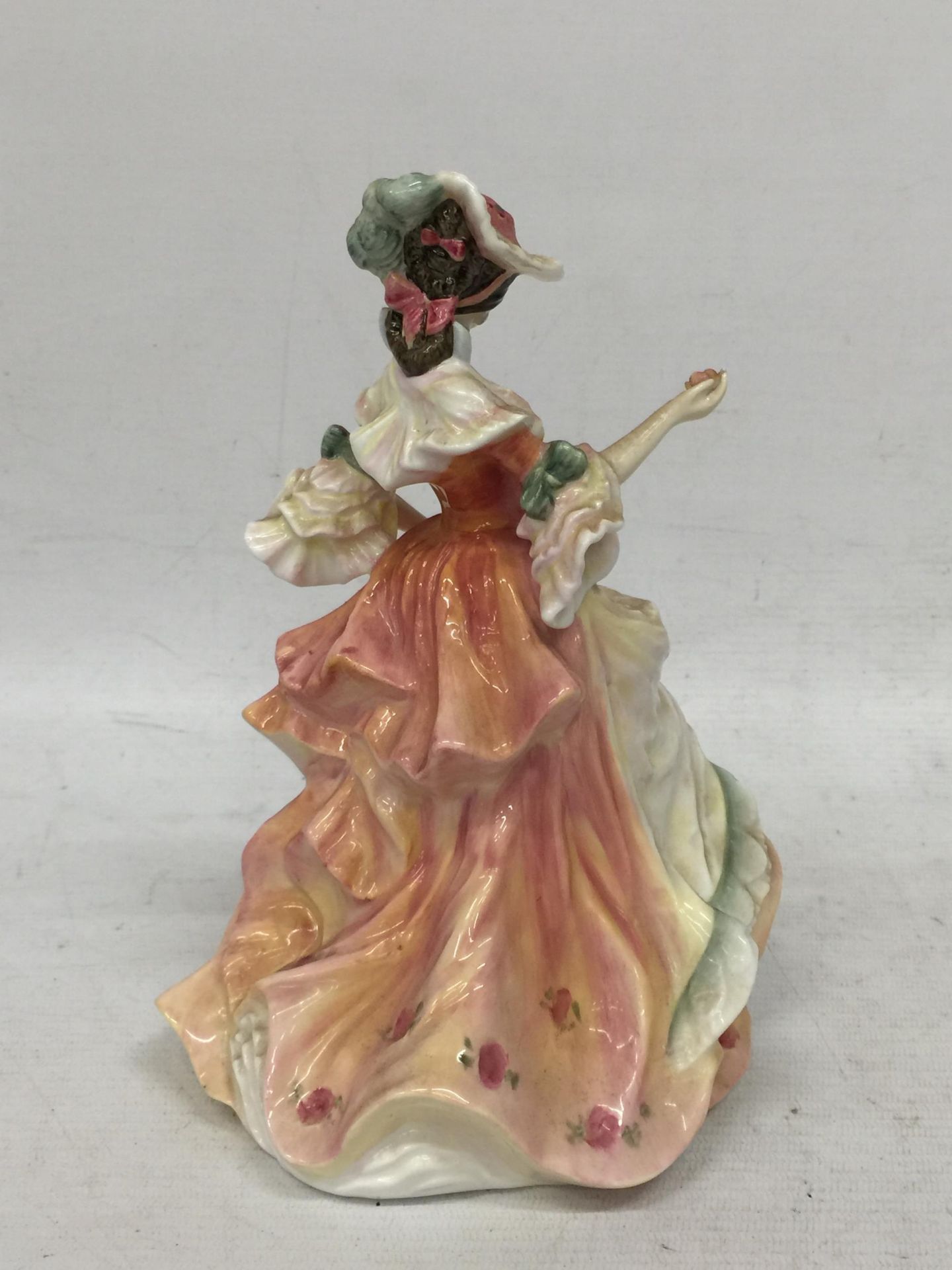 A ROYAL DOULTON 'FLOWERS OF LOVE' ROSE HN3709 LADY FIGURE - Image 3 of 5