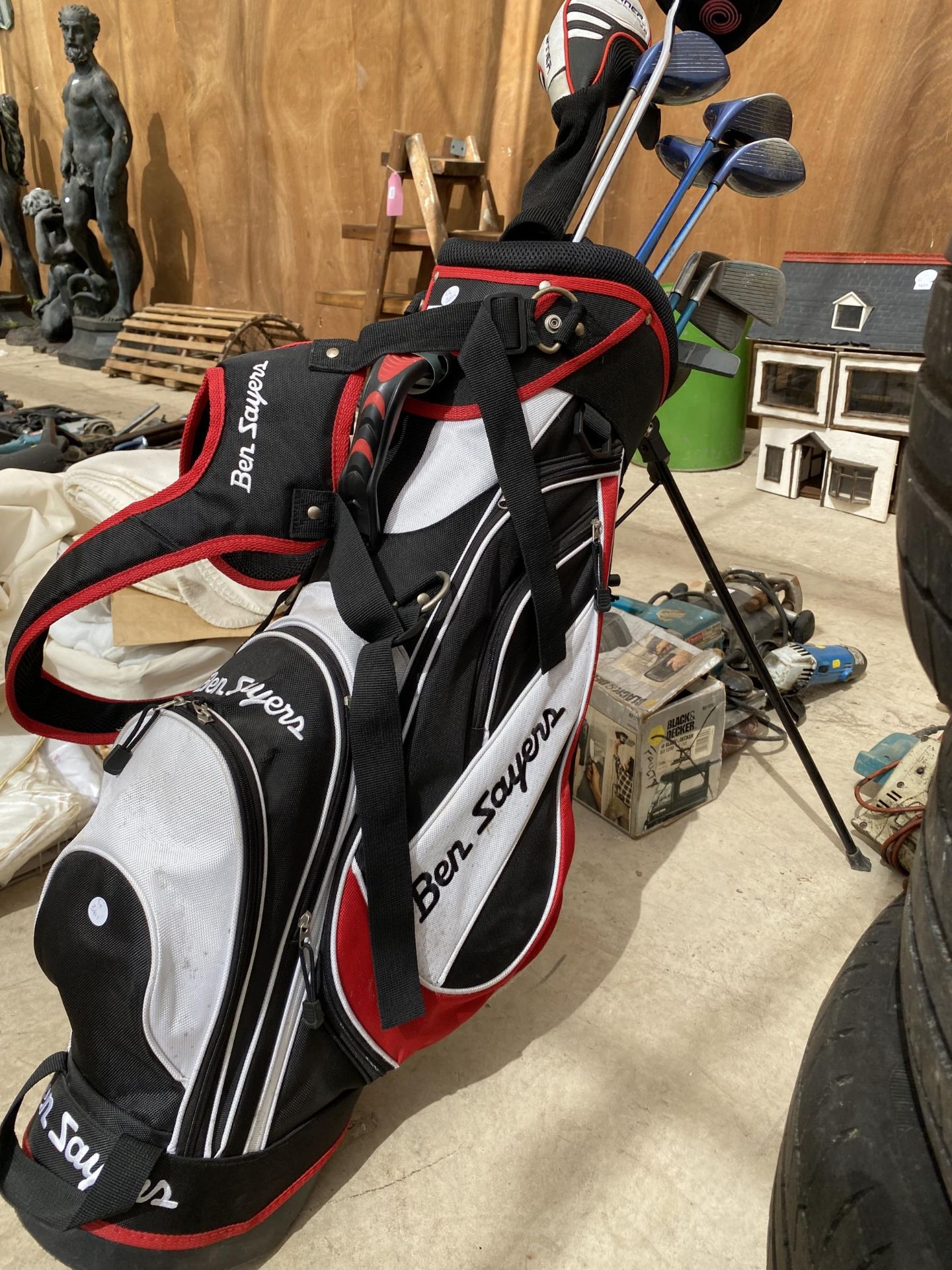 A BEN SAYERS GOLF BAG WITH CLUBS, TAYLOR MADE BURNER WOOD ETC - Image 4 of 4