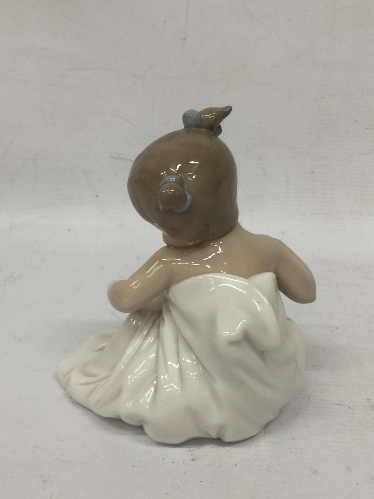 A NAO LLADRO BABY IN BLANKET AND DUMMY FIGURE - Image 3 of 5
