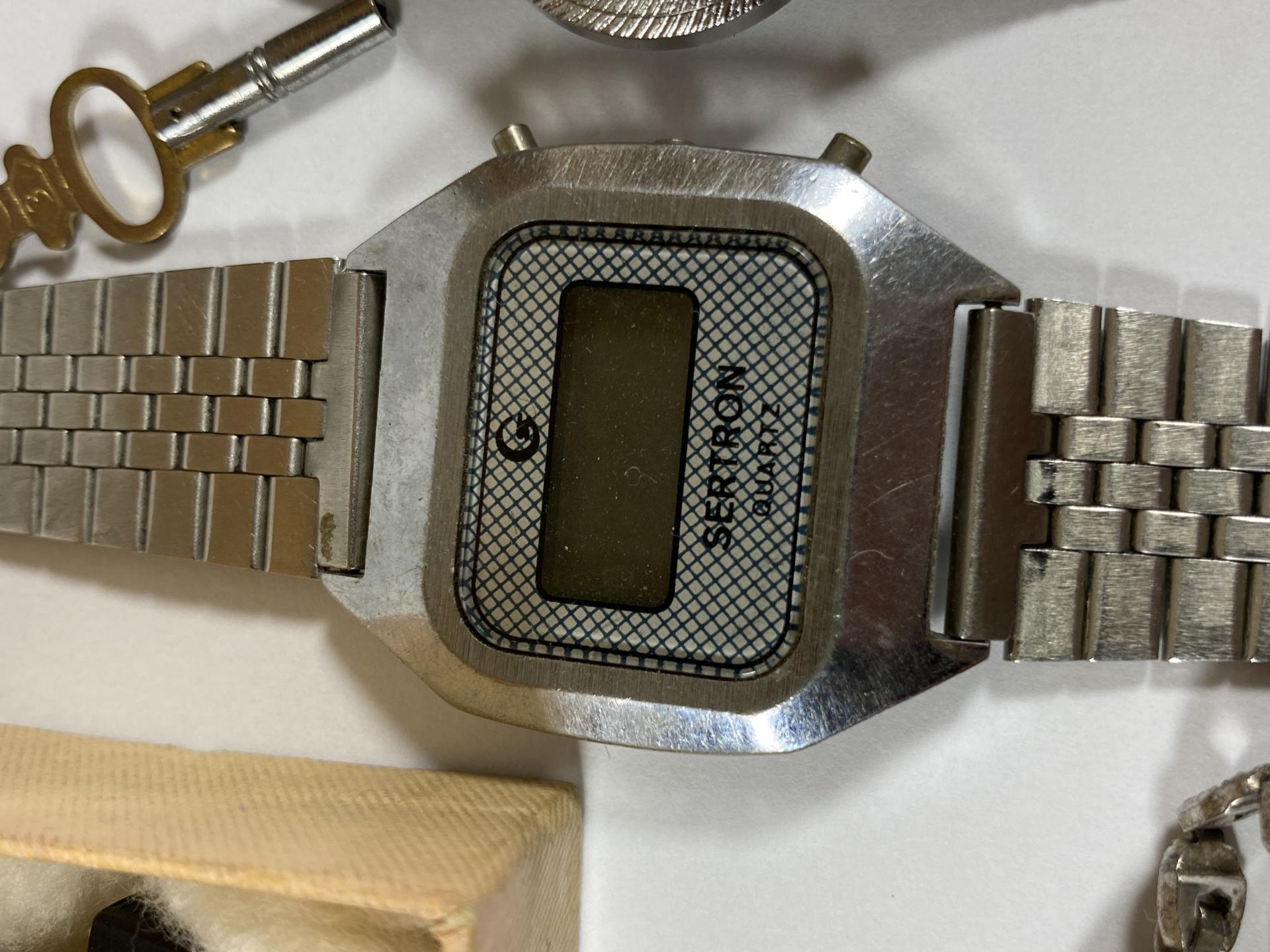 A MIXED LOT OF ASSORTED WATCHES, AVIA, ART DECO MARCASITE EXAMPLES ETC - Image 6 of 7