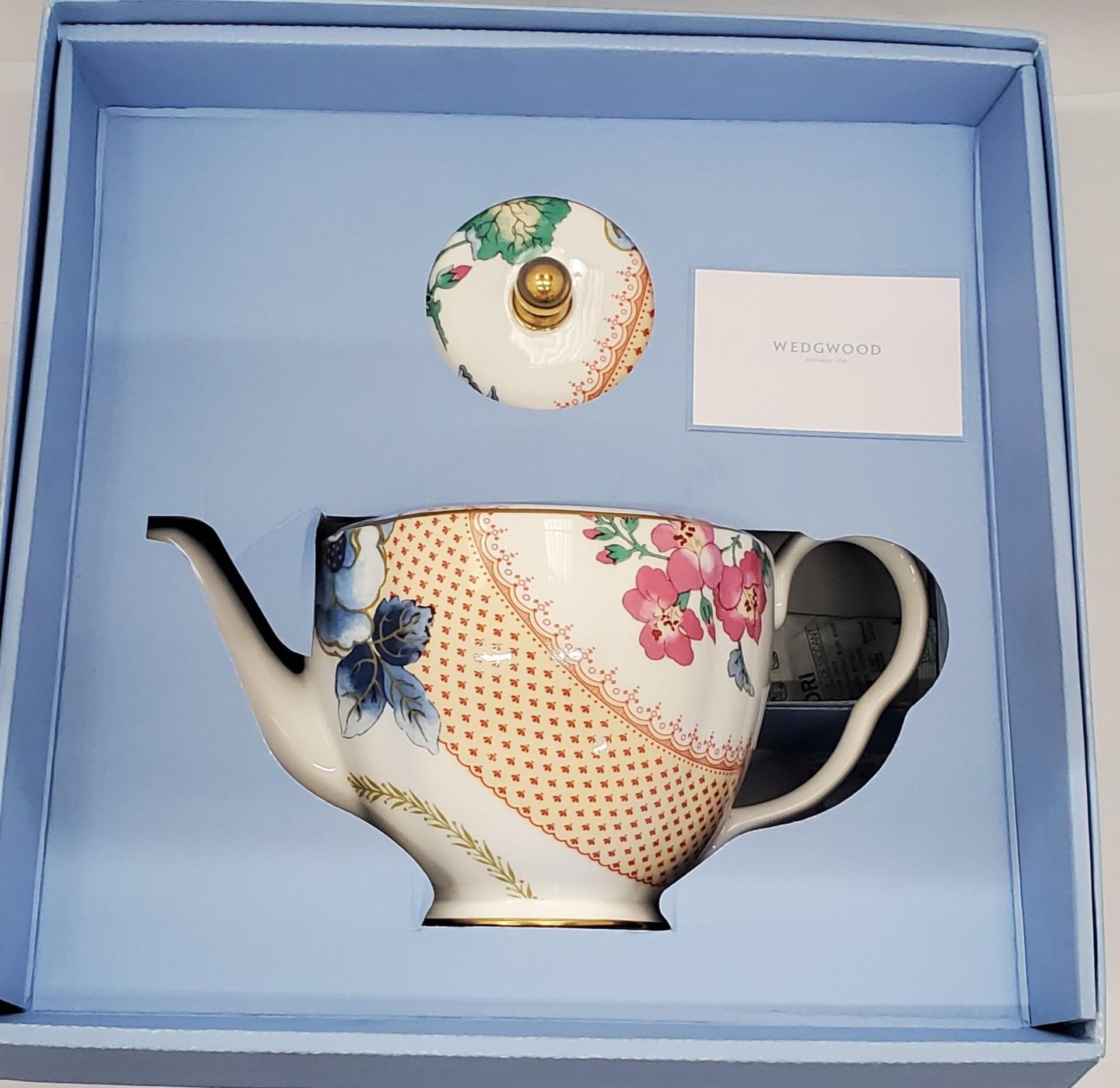 A BOXED WEDGWOOD TEAPOT BUTTERFLY BLOOM - Bild 3 aus 3