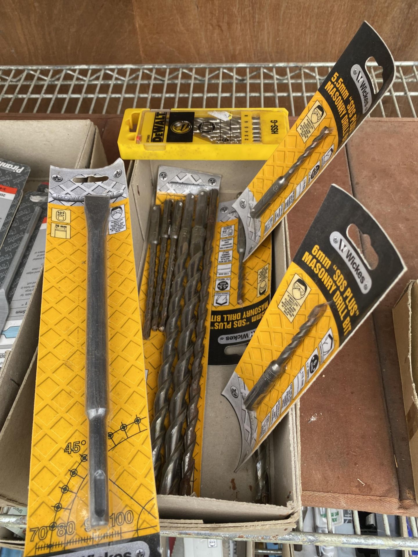 A BOX OF WICKES SDS DRILL BITS AND DEWALT SET - Image 2 of 3