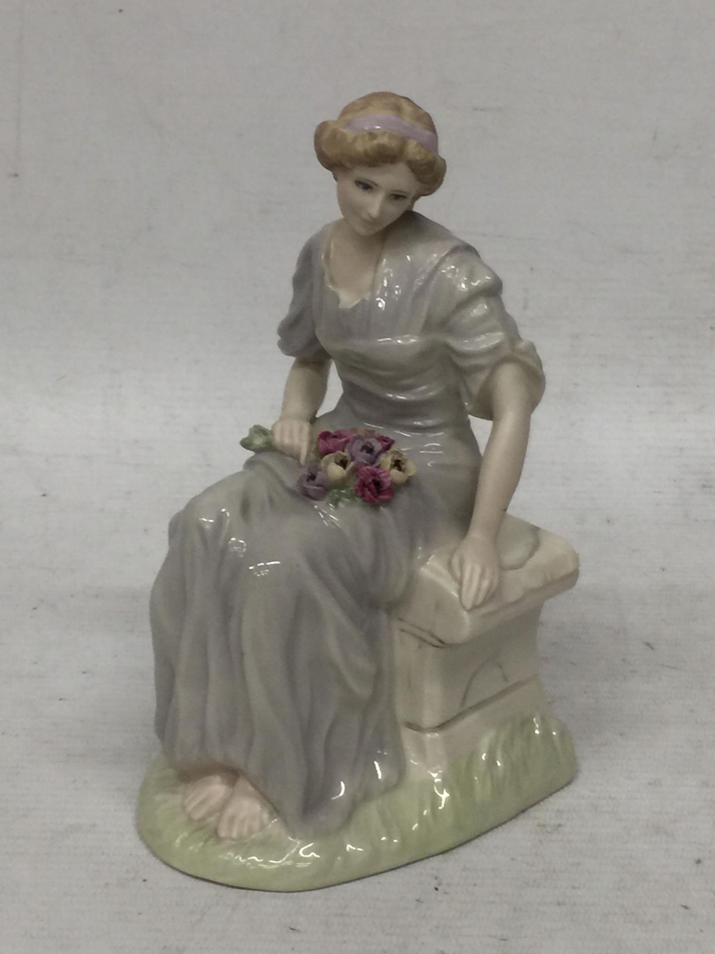 A WEDGWOOD THE CLASSICAL COLLECTION 'TRANQUILITY' FIGURE