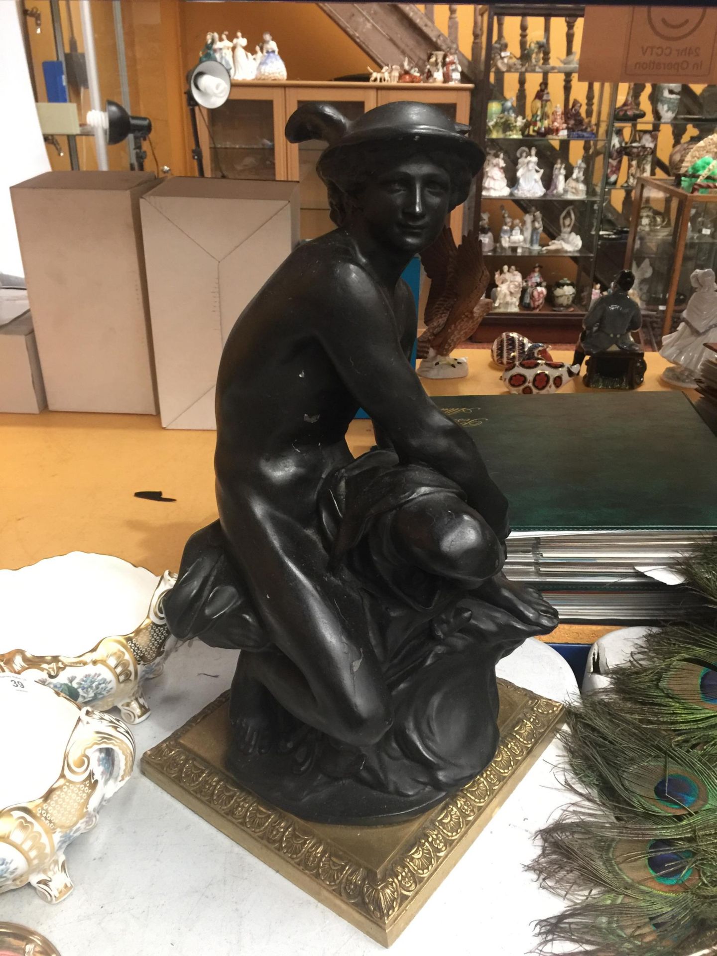 A LARGE RESIN CLASSICAL FIGURE ON BRASS BASE - Image 2 of 3