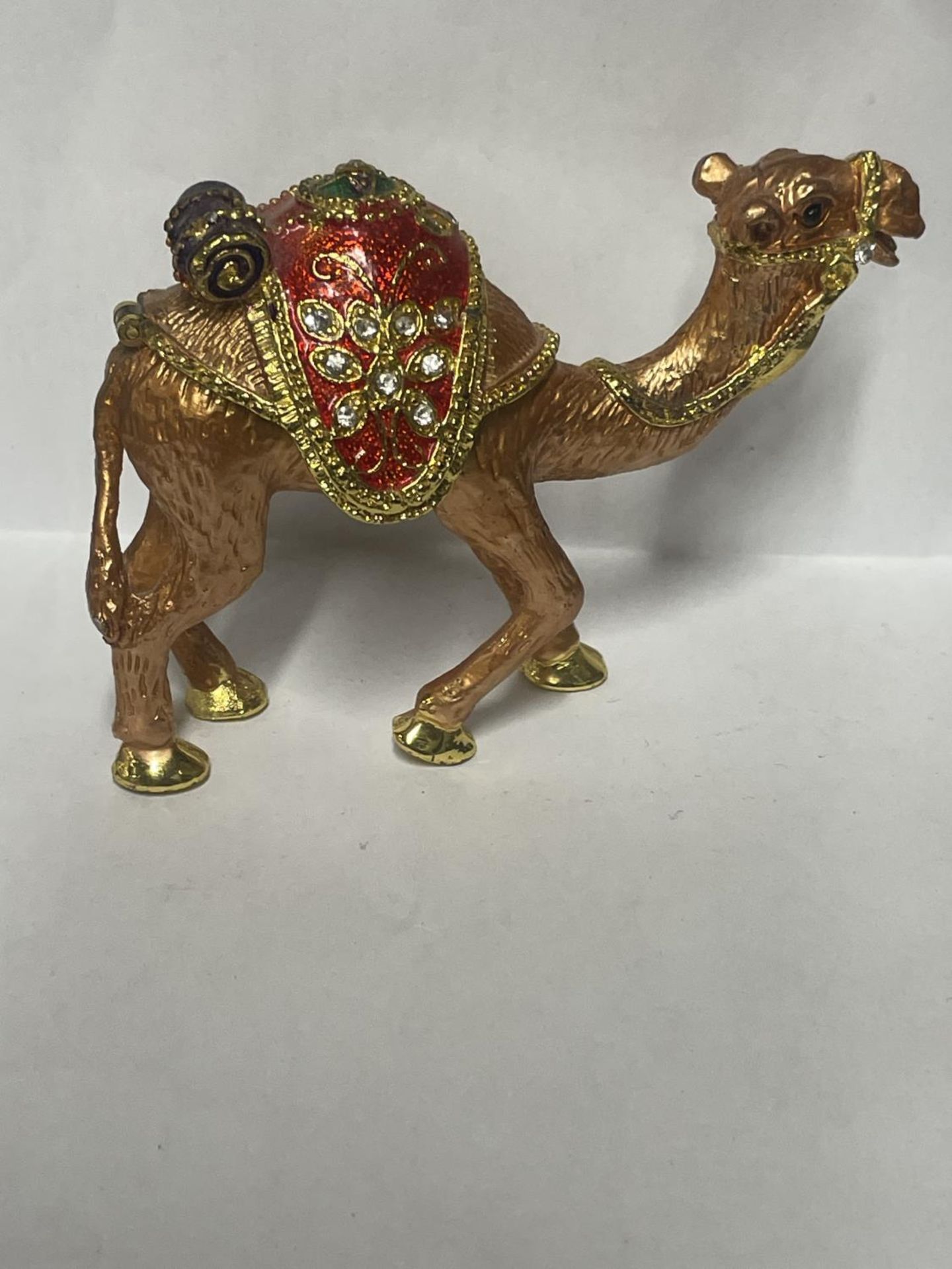 A HIDDEN TREASURES HAND PAINTED CAMEL DESIGN TRINKET BOX EMBELLISHED WITH CRYSTALS