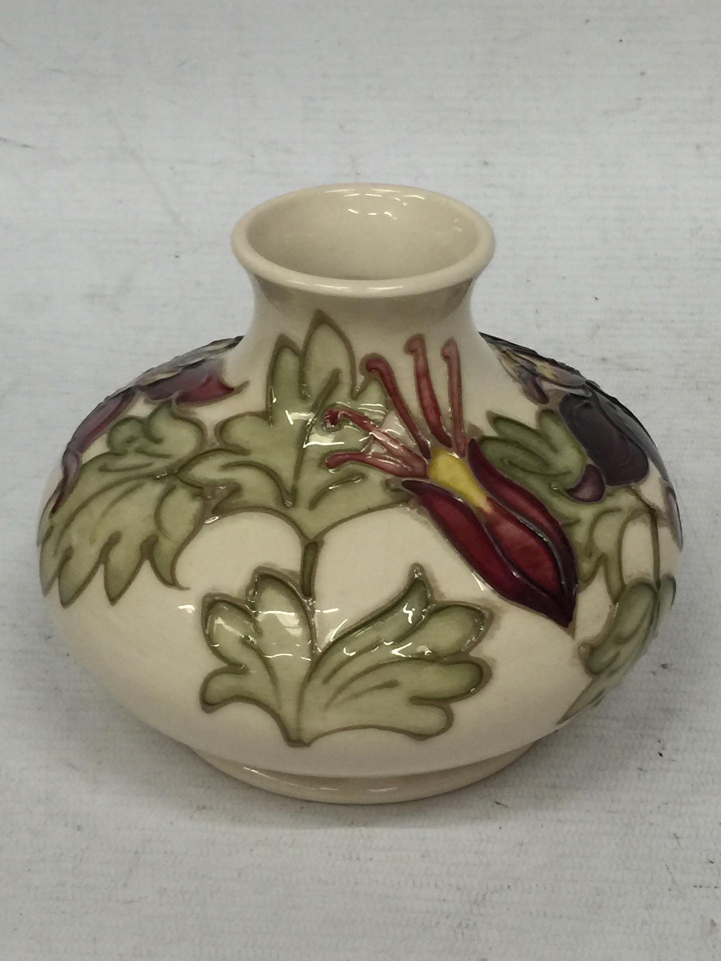 A MOORCROFT COLOMBINE VASE