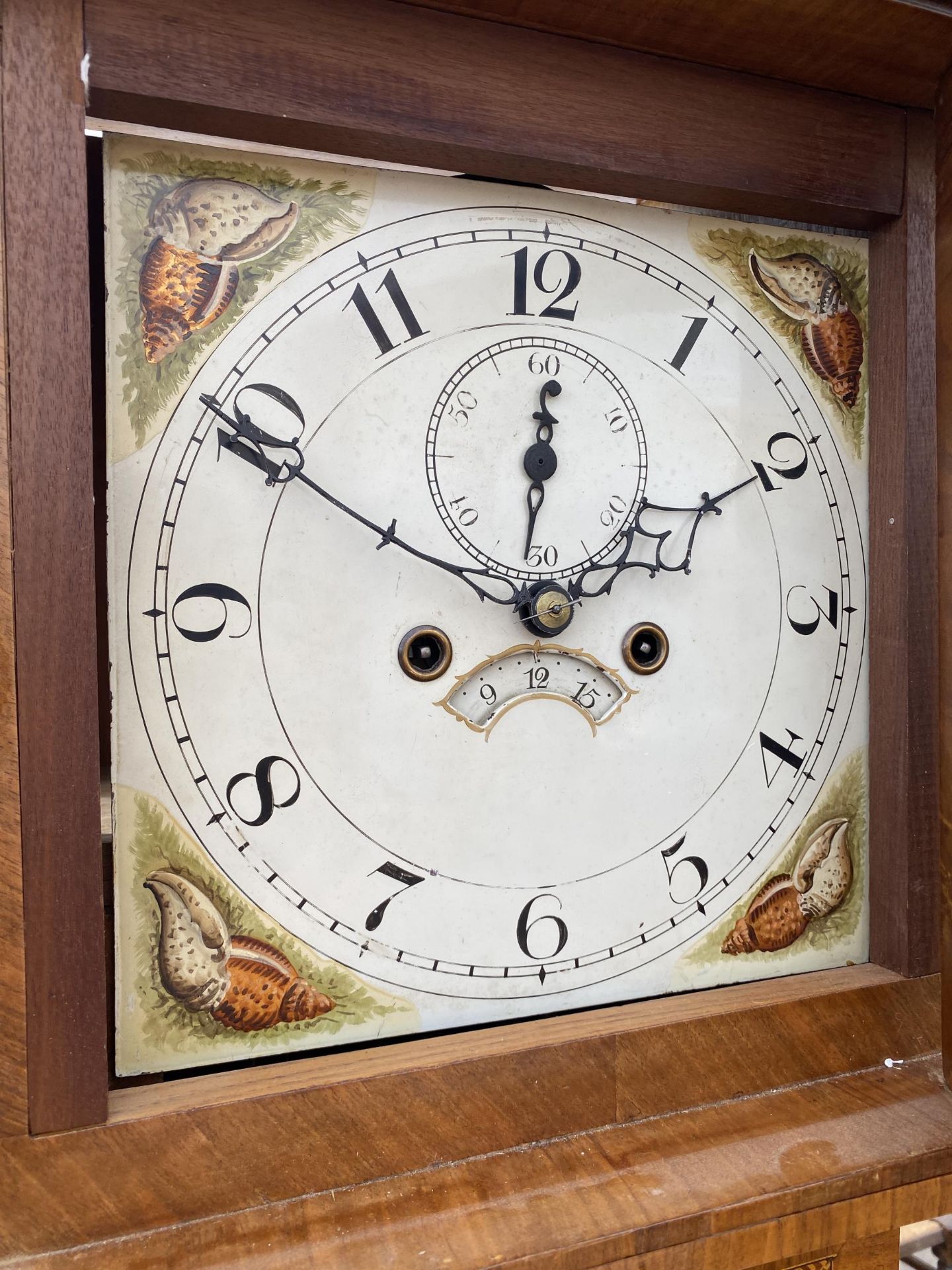 A 19TH CENTURY STYLE WALNUT AND INLAID LONGCASE CLOCK WITH PAINTED DIAL - Image 6 of 6
