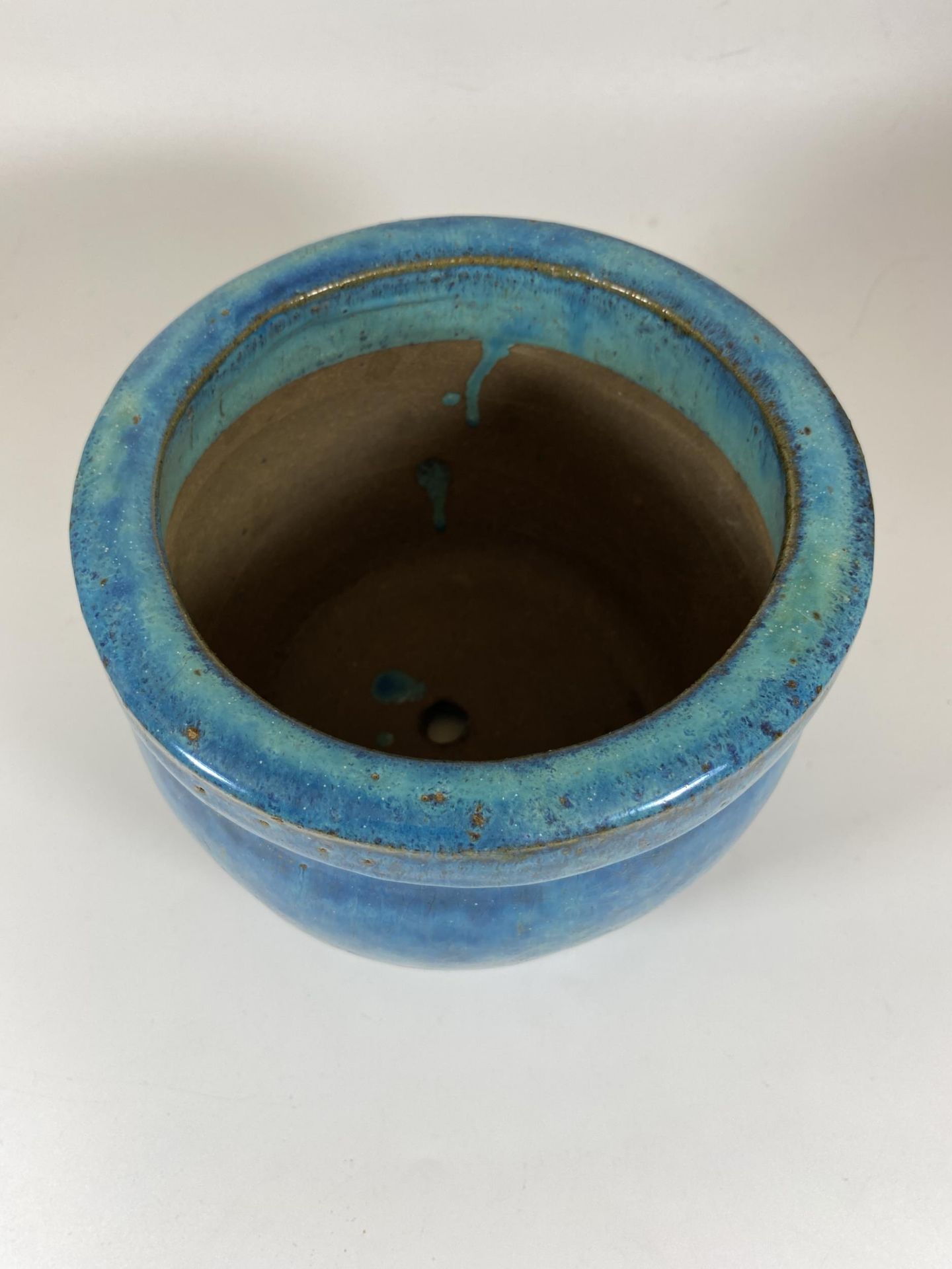 A 20TH CENTURY CHINESE TURQUOISE POTTERY PLANTER, HEIGHT 15CM - Image 2 of 4