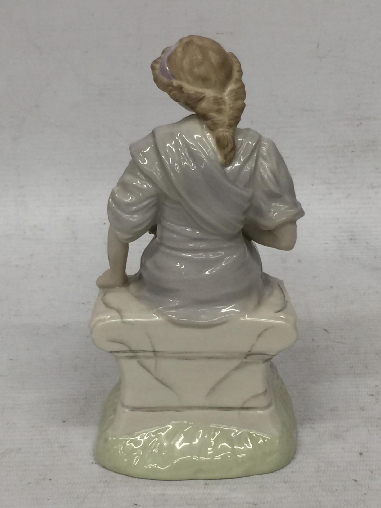 A WEDGWOOD THE CLASSICAL COLLECTION 'TRANQUILITY' FIGURE - Image 3 of 5