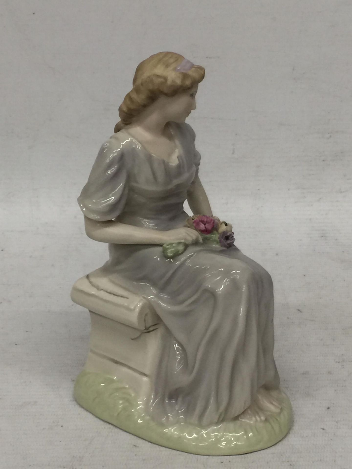 A WEDGWOOD THE CLASSICAL COLLECTION 'TRANQUILITY' FIGURE - Image 4 of 5