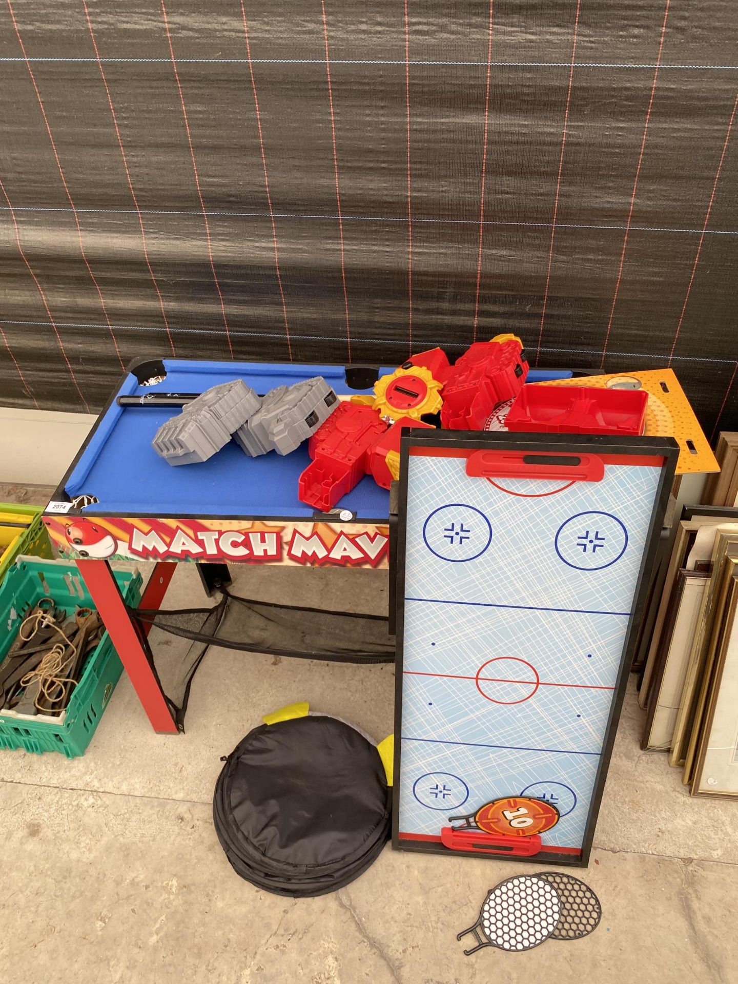 AN ASSORTMENT OF TOYS TO INCLUDE A CHILDS POOL TABLE AND A ROBOT ETC