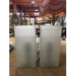 A PAIR OF FROSTED GLASS TABLE LAMPS