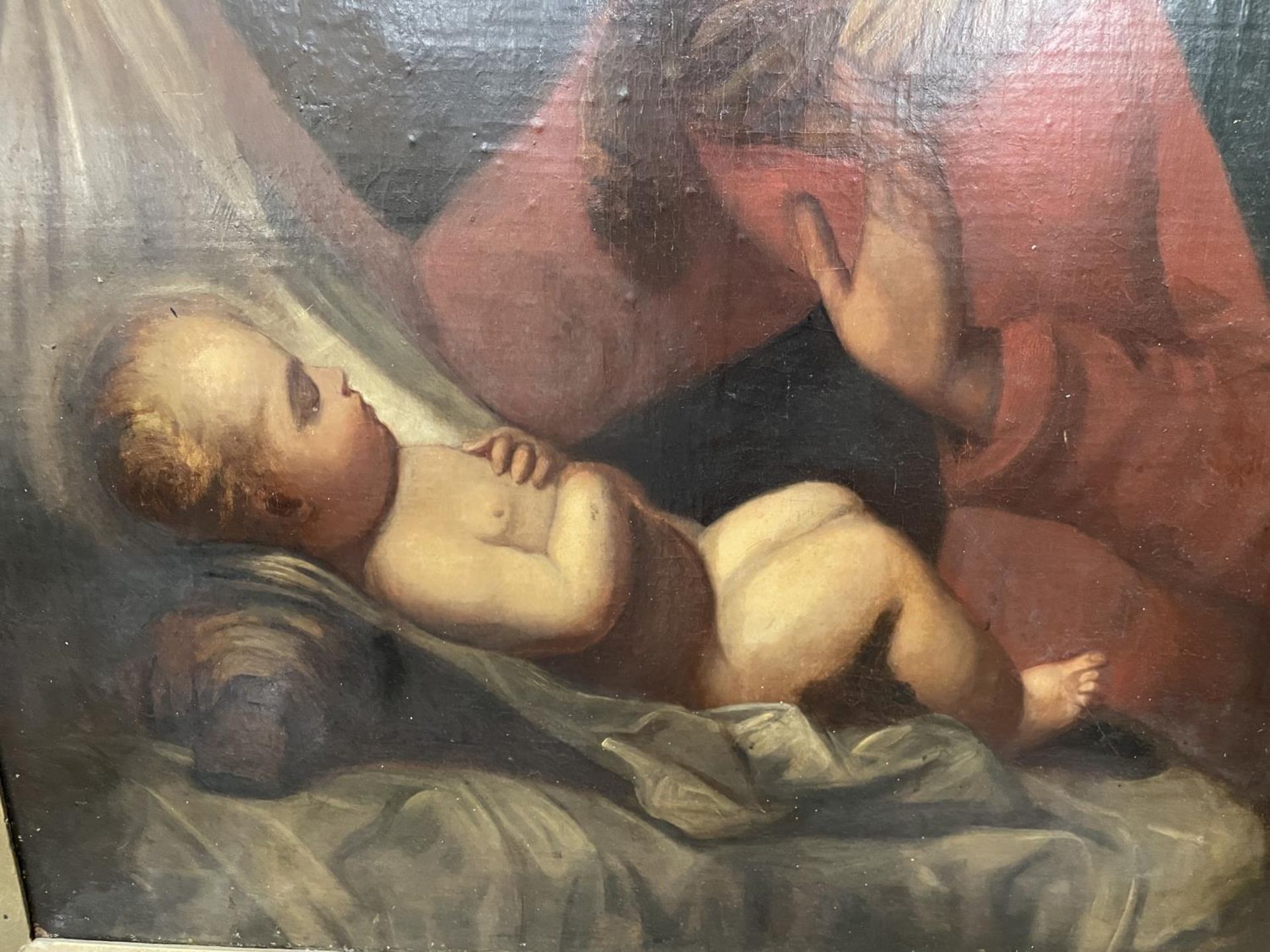 A 19TH CENTURY PAINTING OF THE MADONNA AND CHILD, OIL ON BOARD, 97CM X 72CM, FRAMED TOGETHER WITH - Bild 2 aus 3