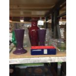 A QUANTITY OF GLASSWARE TO INCLUDE VASES, BOWLS, ETC PLUS A BOXED SET OF SHERRY GLASSES