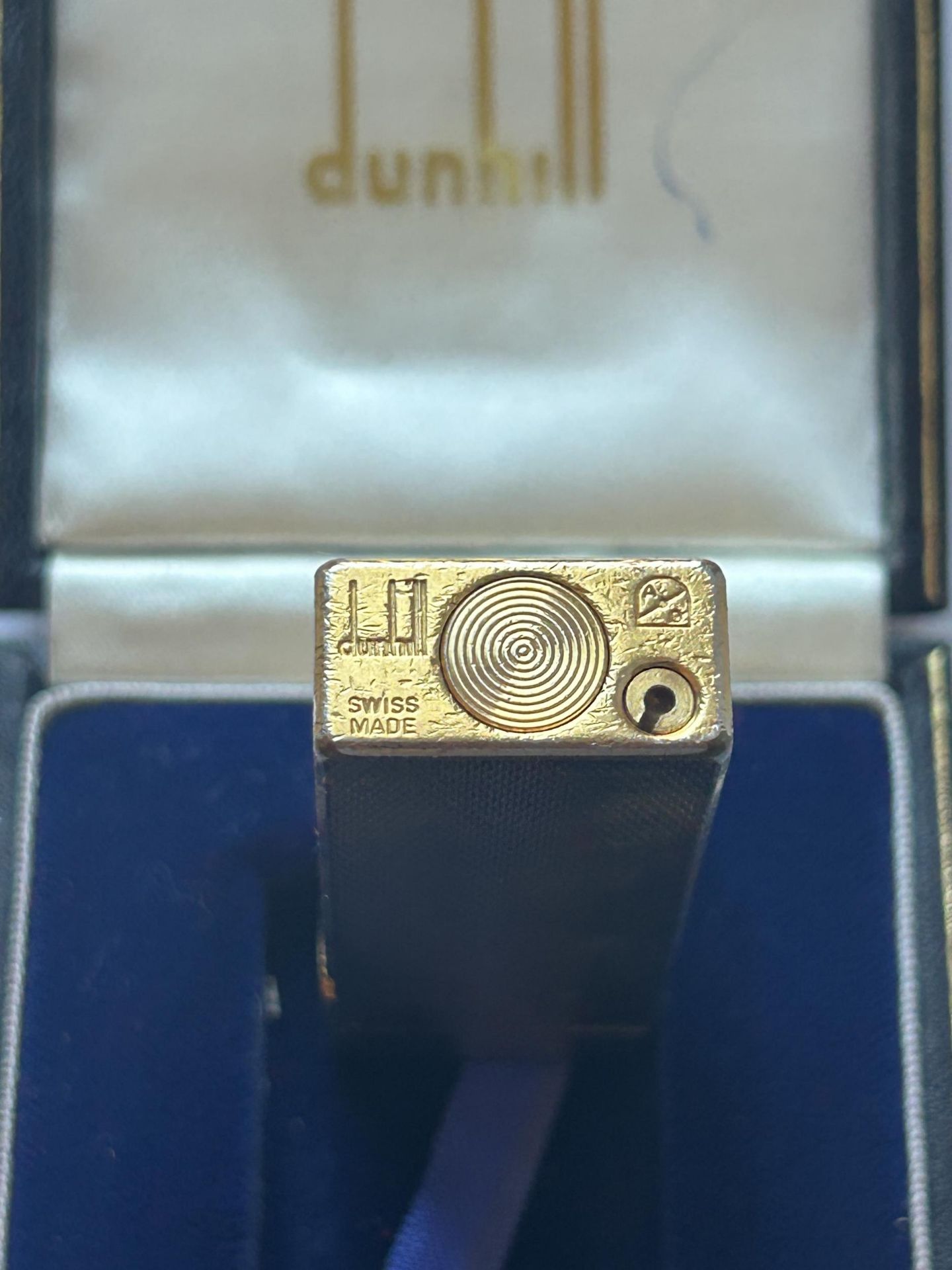 A DUNHILL GOLD PLATED POCKET LIGHTER COMPLETE WITH ORIGINAL FITTED DUNHILL CASE - Bild 3 aus 7