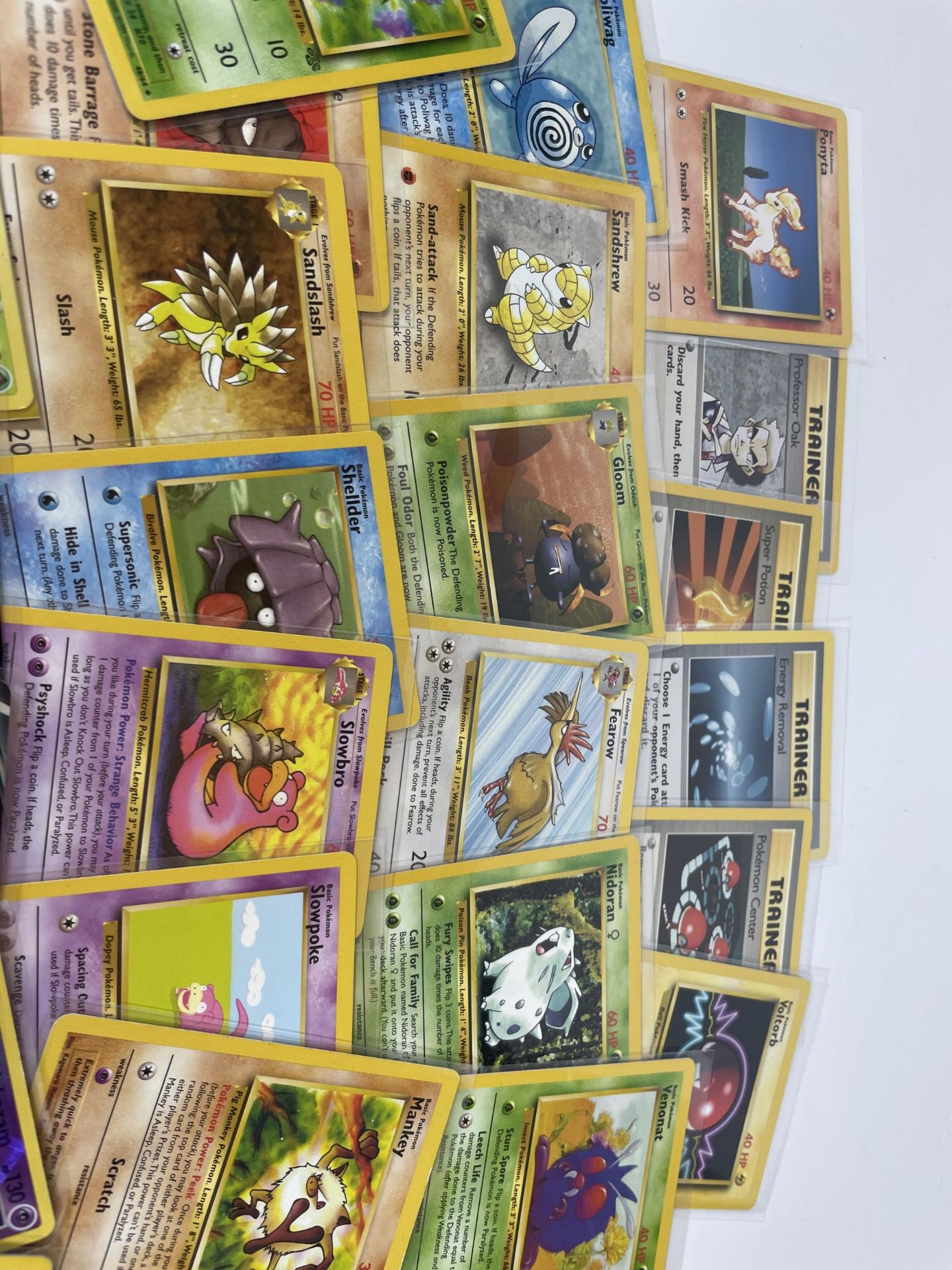 A COLLECTION OF 1999, WOTC & LATER POKEMON CARDS, FOSSIL & JUNGLE SET, HOLO LUGIA, GYM HEROES - Bild 5 aus 8