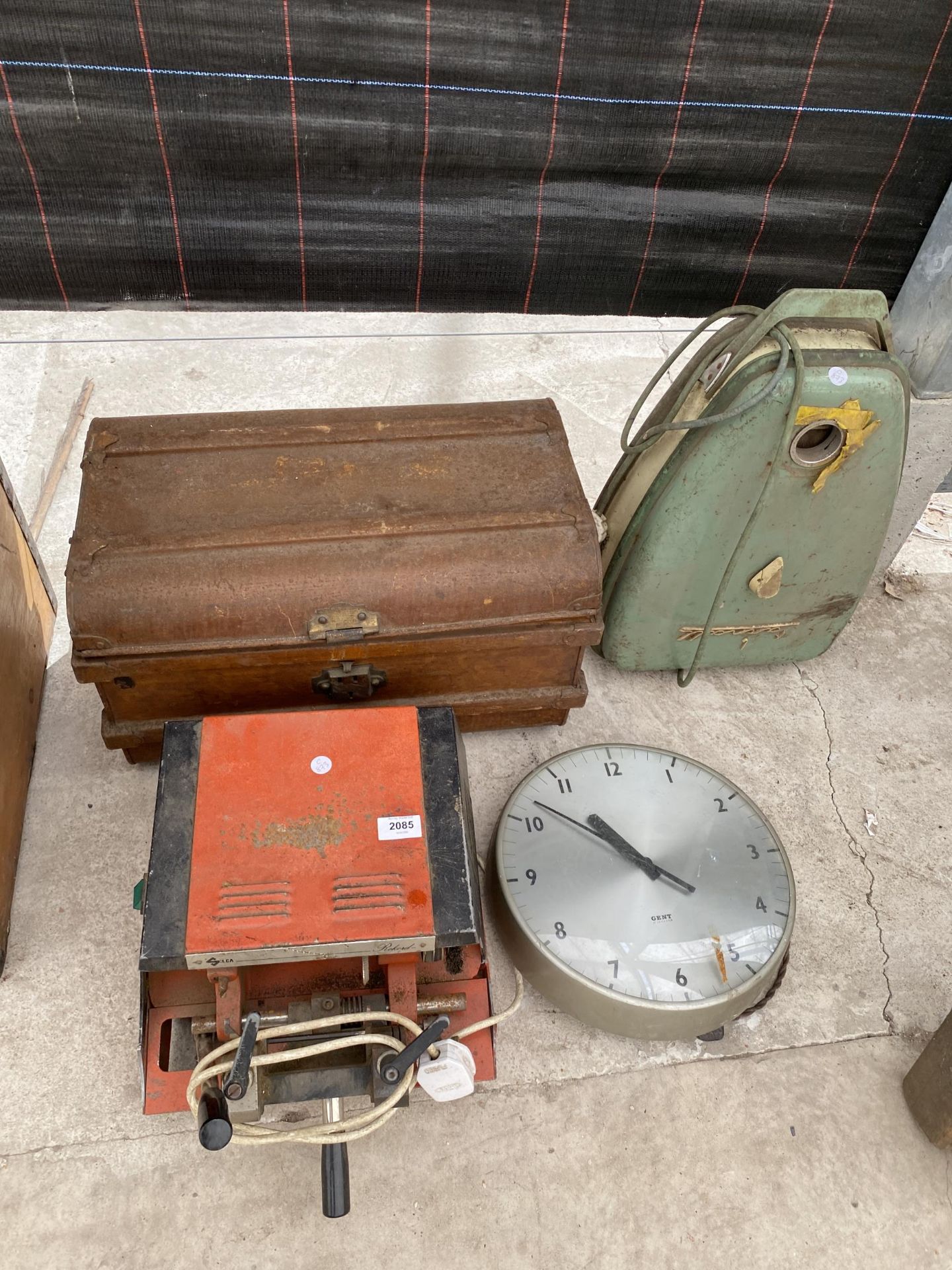 FOUR VINTAGE ITEMS TO INCLUDE AN ENGRAVING MACHINE, CLOCK, TRAVEL TRUNK AND HOOVER