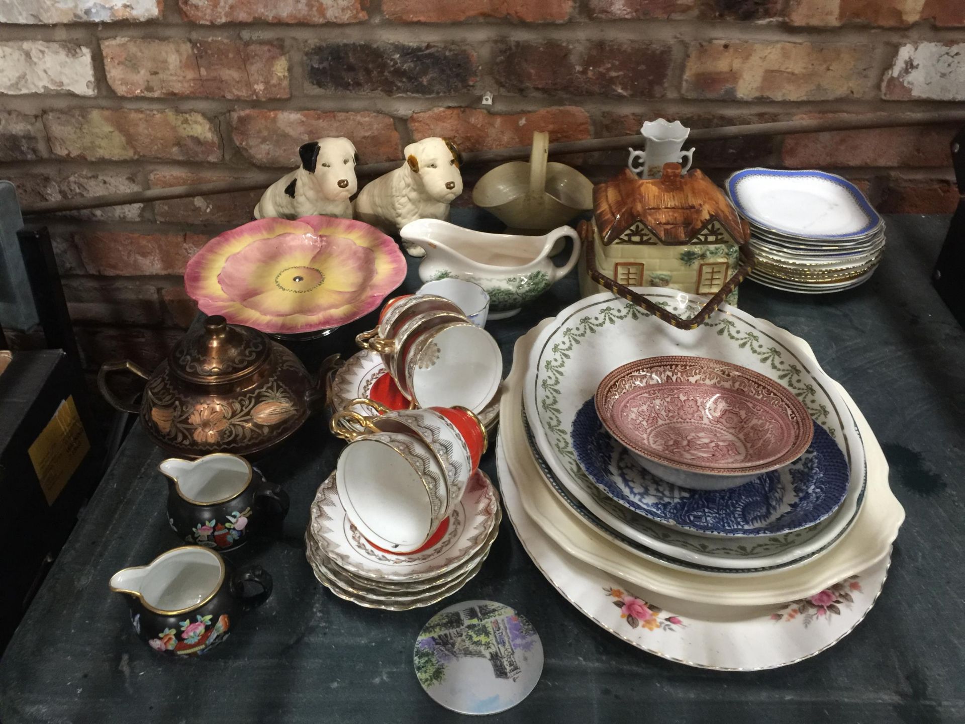 A MIXED GROUP OF CERAMICS - DOG FIGURES, ROYAL VENTON WARE CAKE STAND, COTTAGE WARE POT ETC