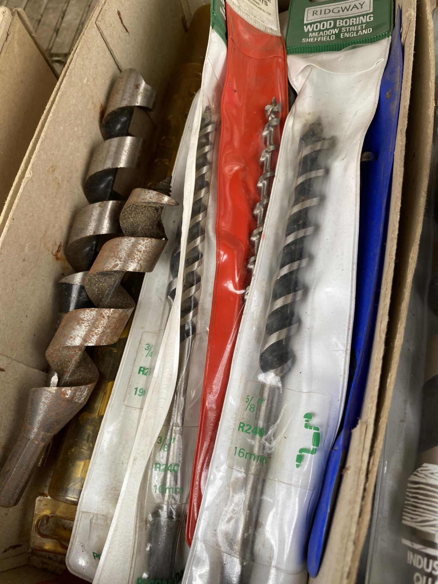 A BOX OF LOOSE HEAVY DUTY DRILL BITS - Image 3 of 4
