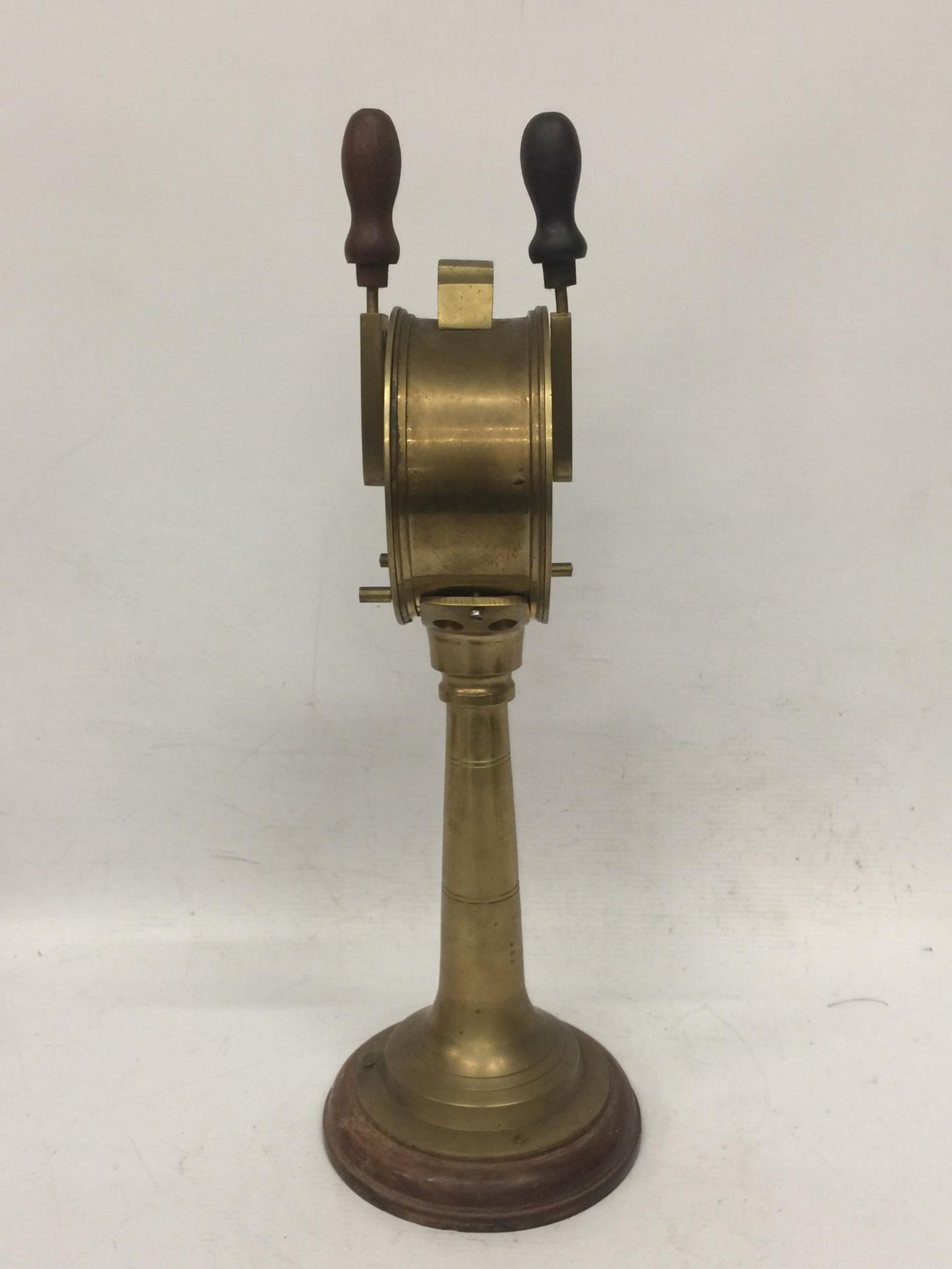 A VINTAGE STYLE BRASS ENGINE ROOM TELEGRAPH ON WOODEN STAND - Image 2 of 3