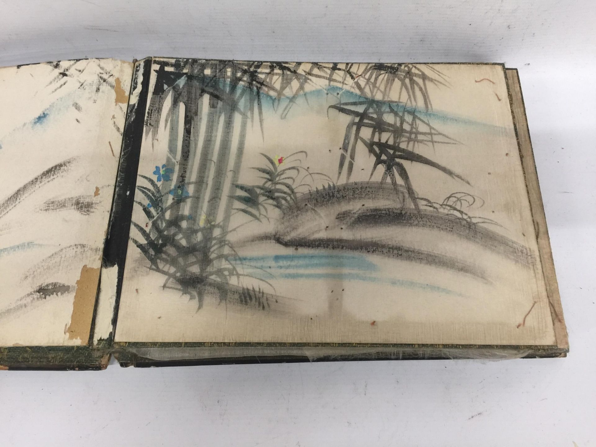 AN ORIENTAL LACQUERED DRAWING ALBUM WITH ASSORTED SKETCHES - Image 2 of 5