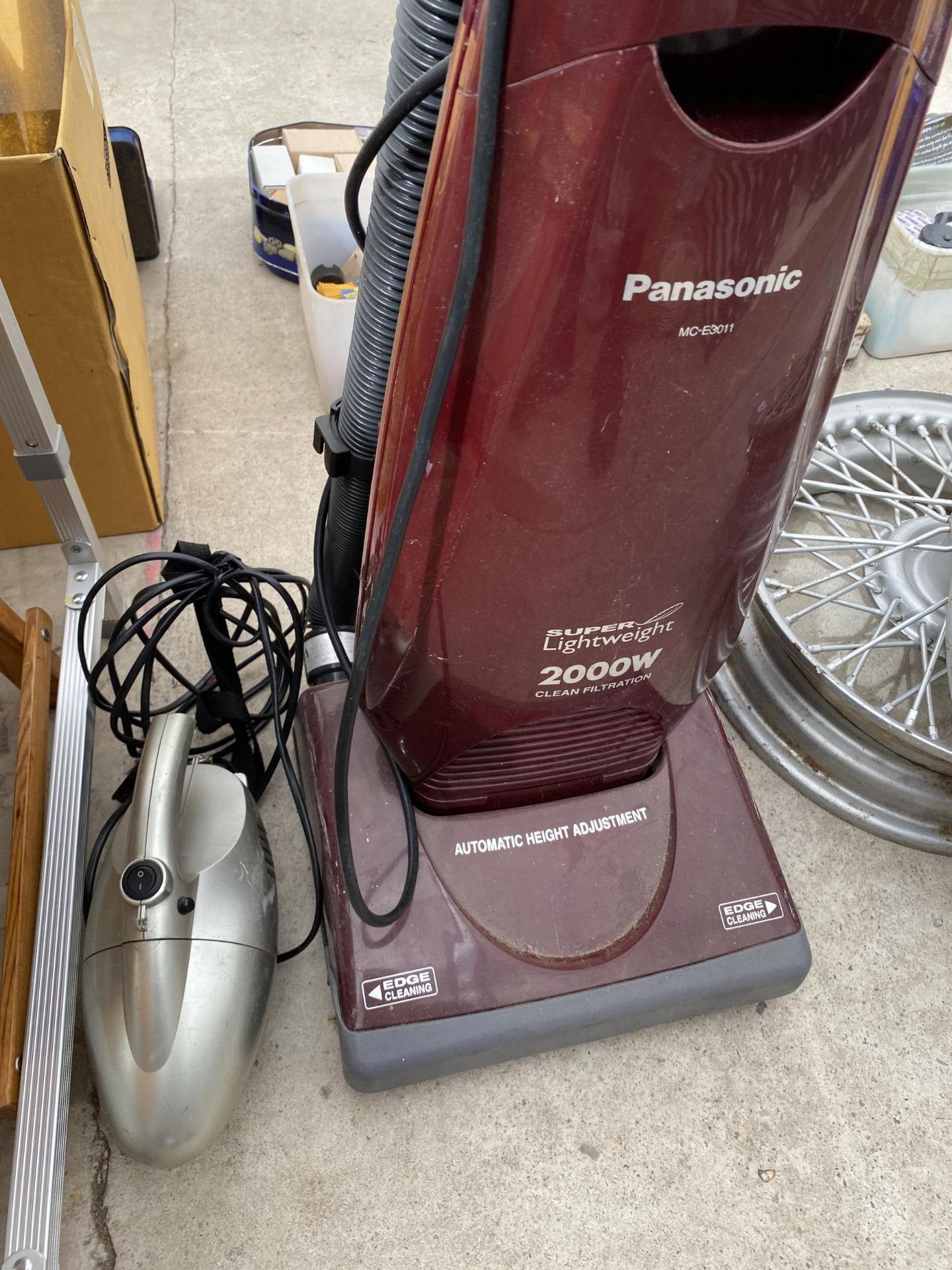 A PANASONIC HOOVER AND A HAND HELD HOOVER - Bild 2 aus 2