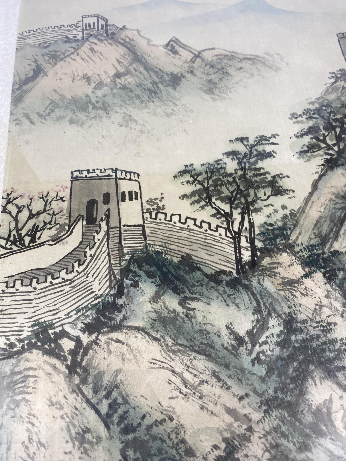 A CHINESE 20TH CENTURY FRAMED PRINT OF THE GREAT WALL OF CHINA, SIGNED, 46 X 36CM - Image 3 of 6