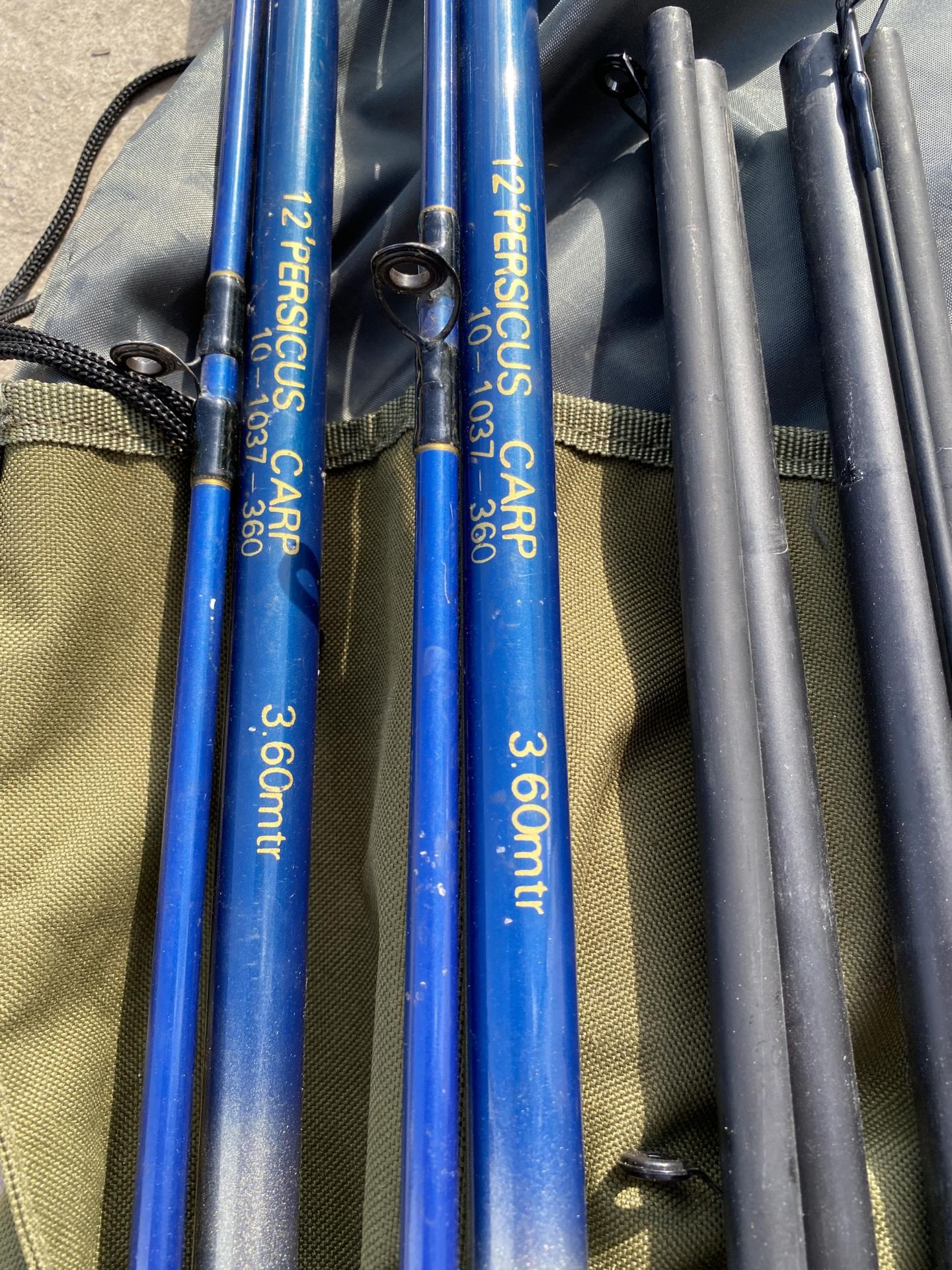 A FOLDING CASE OF ASSORTED FISHING RODS, CARP RODS ETC - Image 3 of 5