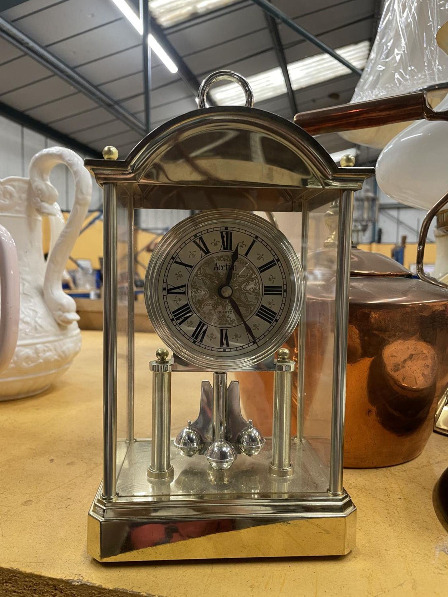 A LARGE COPPER KETTLE, BRASS AND GLASS OIL LAMP CONVERTED TO ELECTRICITY, AN ACCTIM MANTLE CLOCK AND - Image 2 of 3